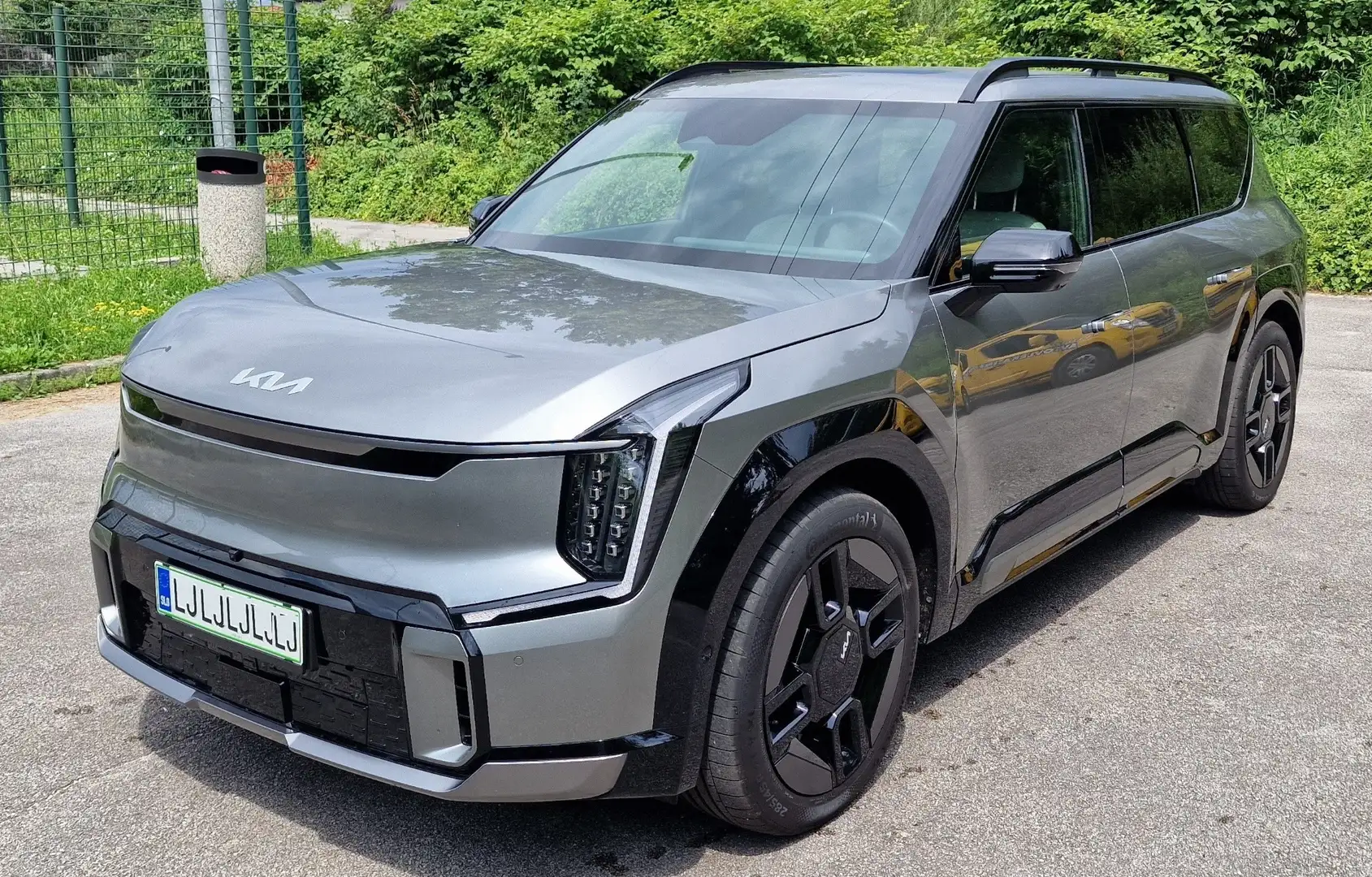 Kia EV9 99,8-kWh AWD GT-line Launch Edition Grau - 1