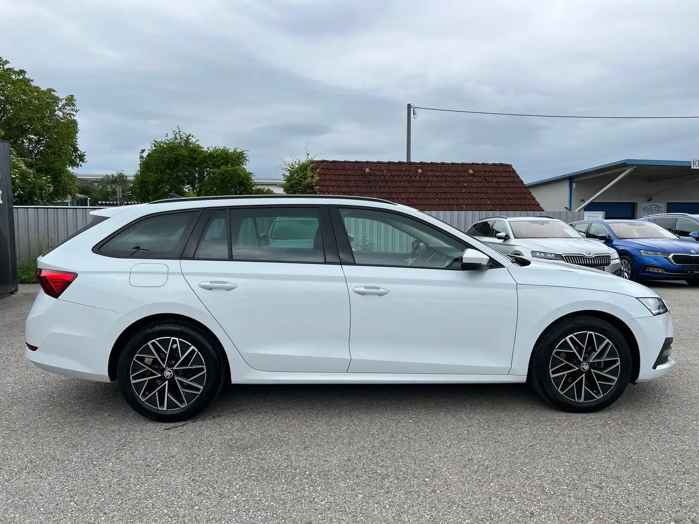 Skoda Octavia Combi 2,0 TDI DSG | ACC*VIRTUAL Weiß - 2
