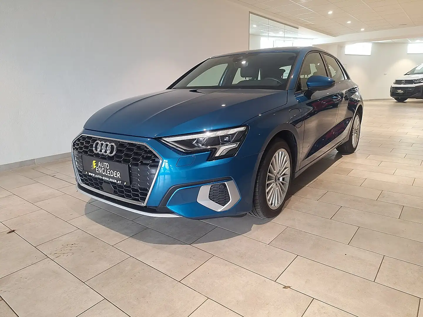 Audi A3 SB 40 TFSI e advanced S-tronic Blau - 2