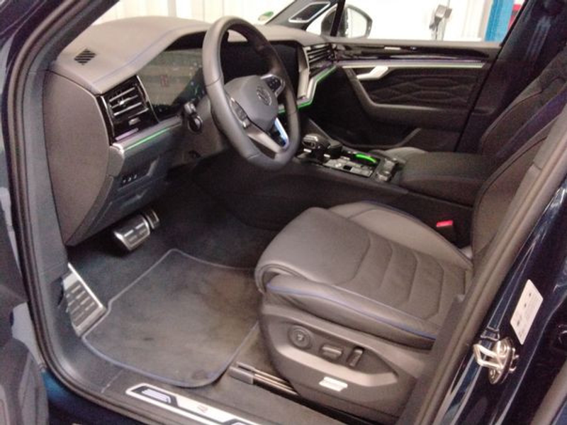 Volkswagen Touareg R 3.0TSI eHybrid +AHK+LUFT+KAMERA+ — photo 4