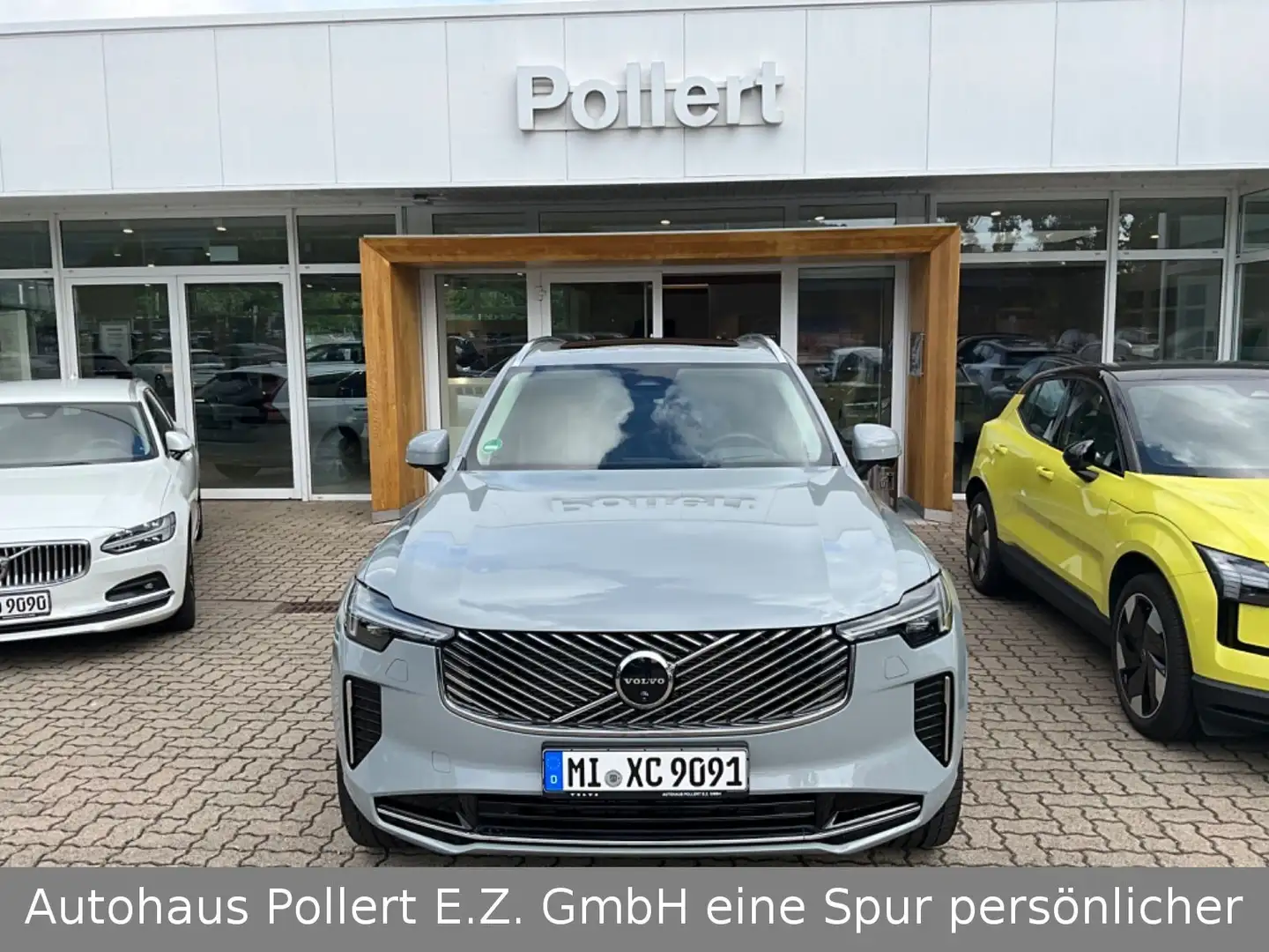 Volvo XC90 Ultra Bright AWD Grau - 2