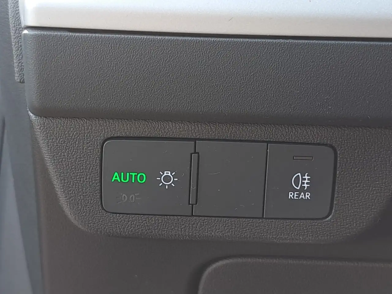 Audi Q4 40 WÄRMEPU NAV LED 19" PDC SHZ, миниатюра 26