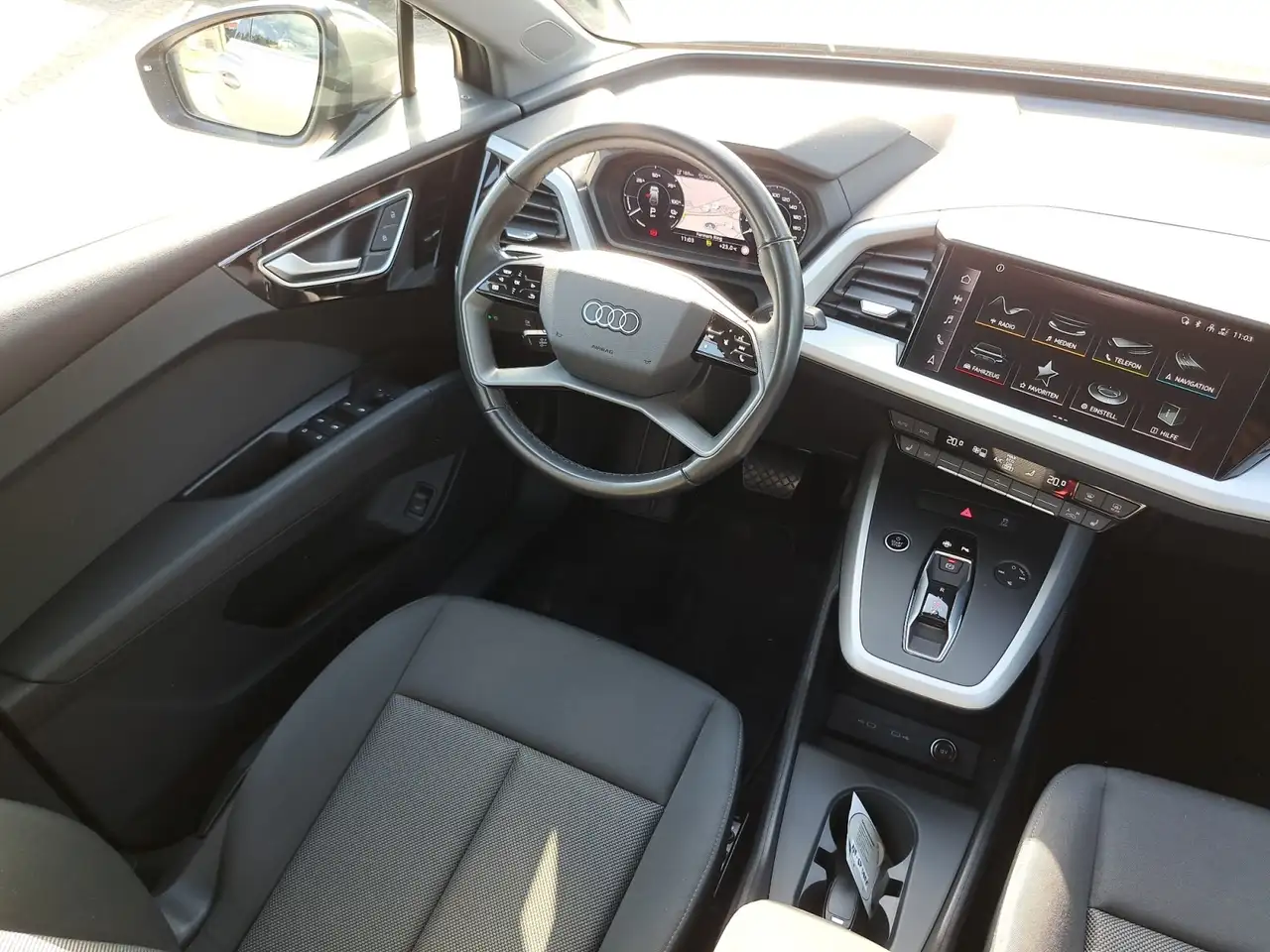 Audi Q4 40 WÄRMEPU NAV LED 19" PDC SHZ, миниатюра 14