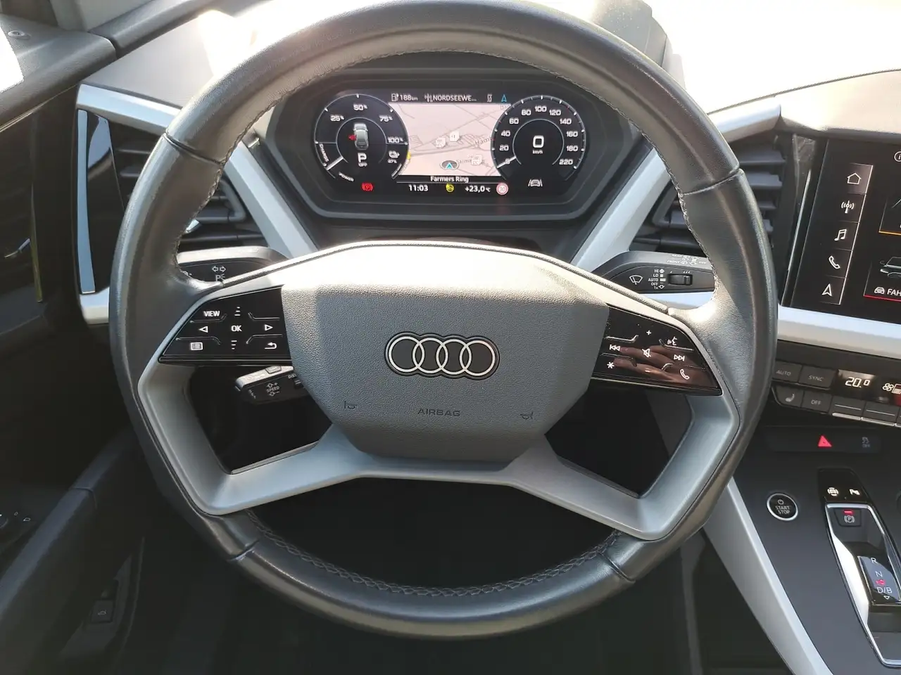 Audi Q4 40 WÄRMEPU NAV LED 19" PDC SHZ, миниатюра 17