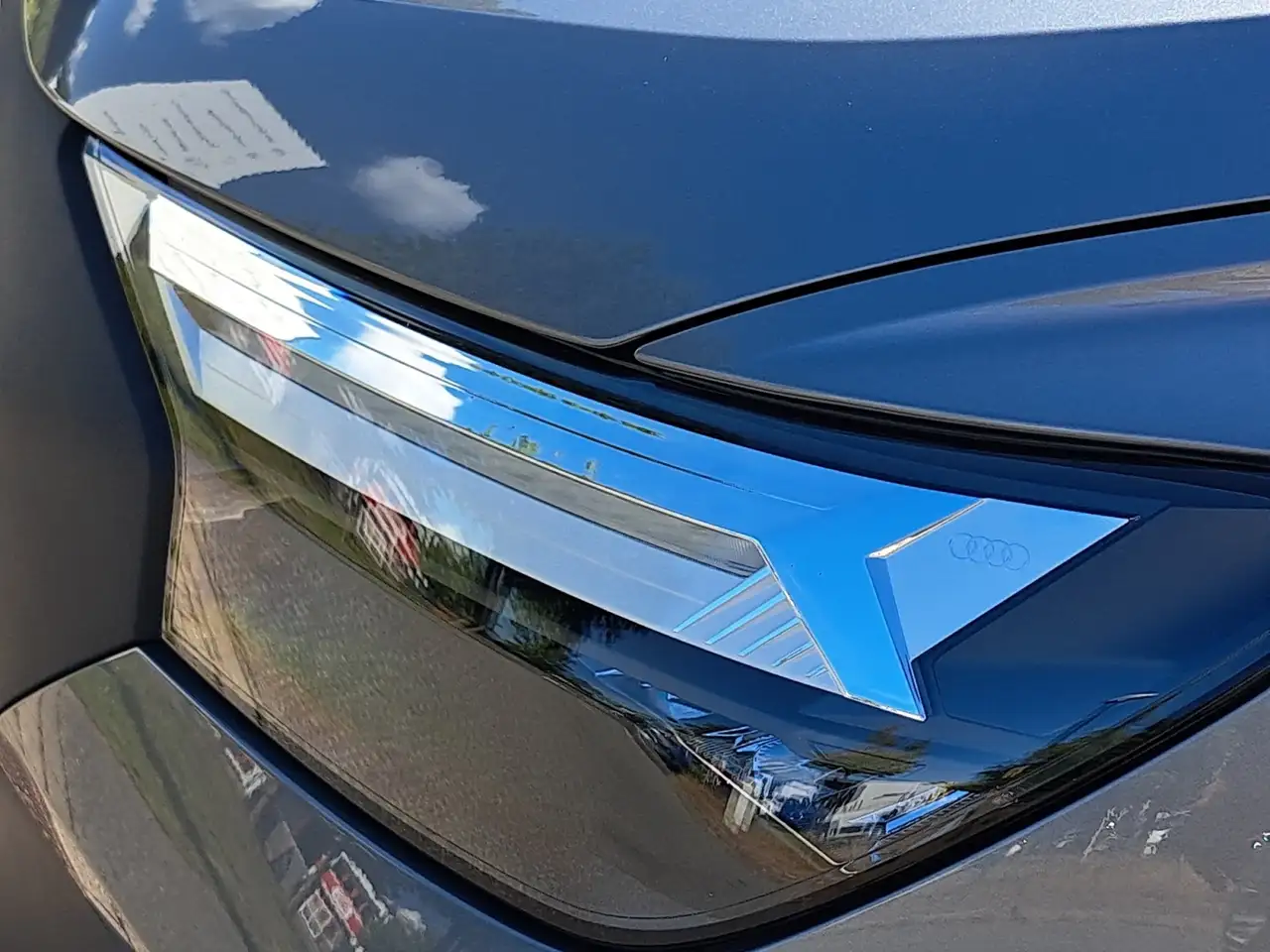 Audi Q4 40 WÄRMEPU NAV LED 19" PDC SHZ, миниатюра 6