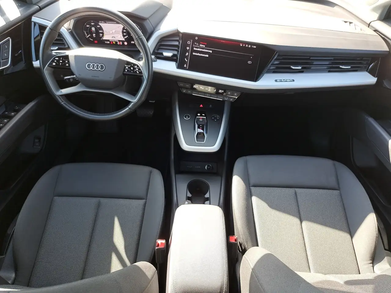 Audi Q4 40 WÄRMEPU NAV LED 19" PDC SHZ, миниатюра 21