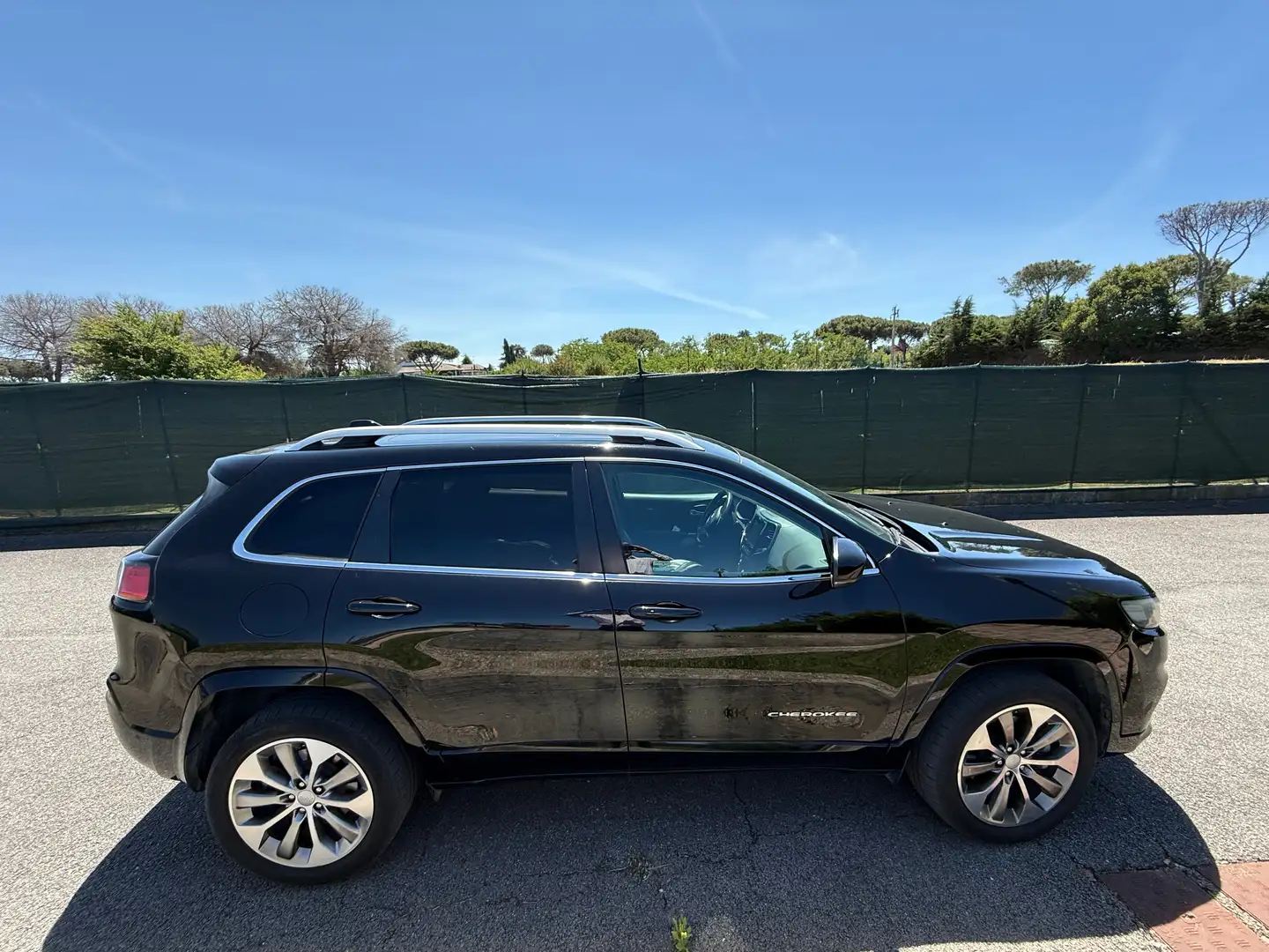 Jeep Cherokee Cherokee V 20182.2 mjt Overland 4wd active drive I Fekete - 1