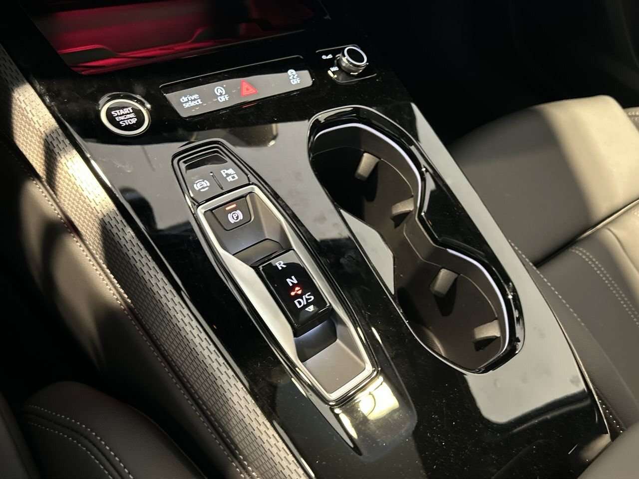 2025 Audi A5 Technik | Passenger display | Acoustic glass | Htd thumb 27