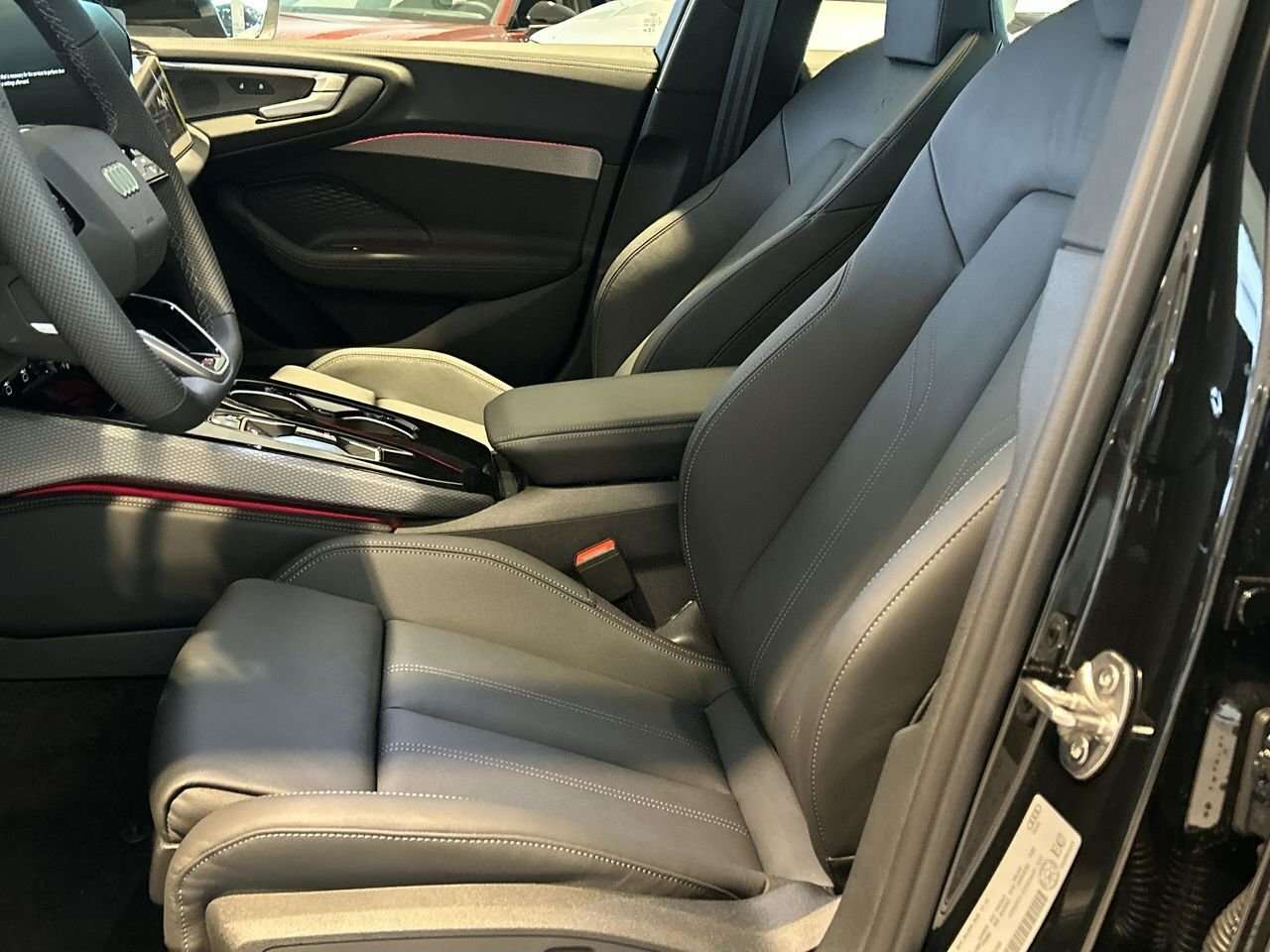 2025 Audi A5 Technik | Passenger display | Acoustic glass | Htd thumb 19