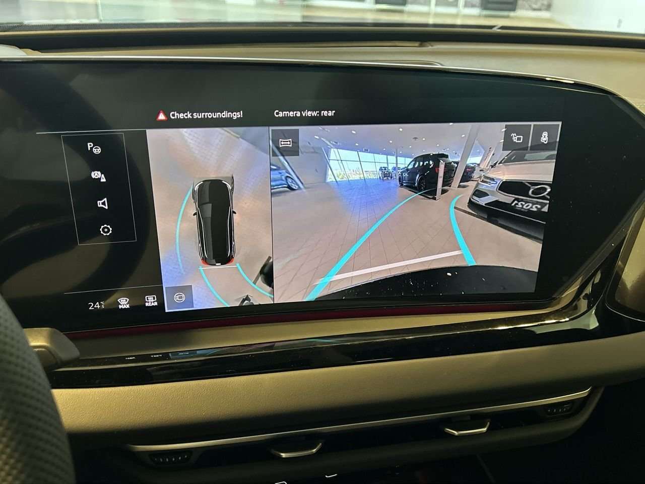 2025 Audi A5 Technik | Passenger display | Acoustic glass | Htd thumb 24