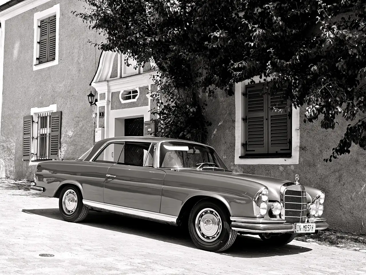 Mercedes-Benz 280 SE Coupe, foto 1