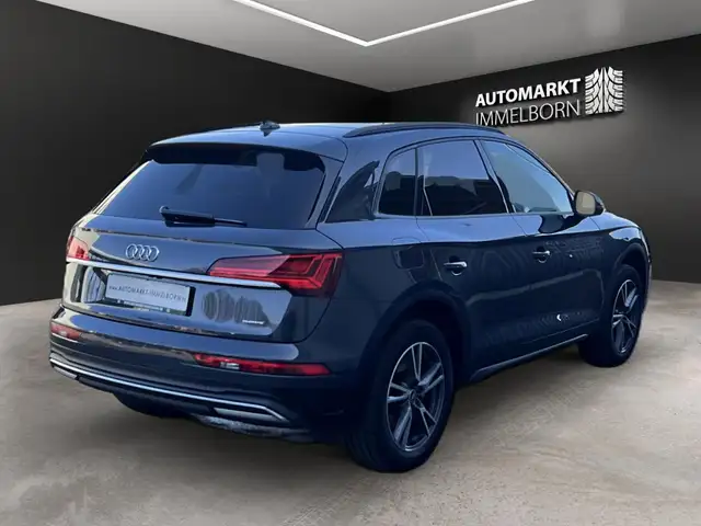 Audi Q5 view 10