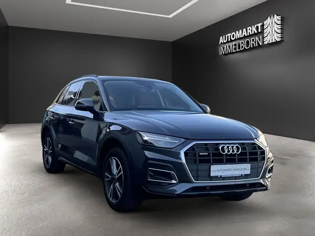 Audi Q5 view 2