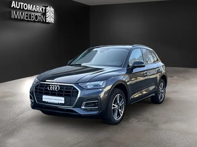 Audi Q5 view 4