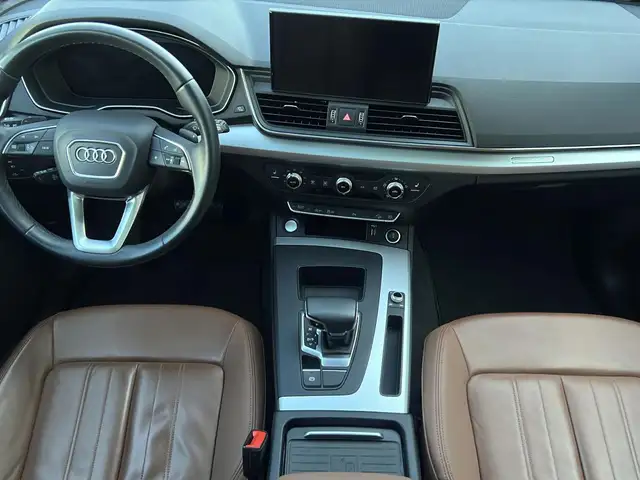 Audi Q5 view 14