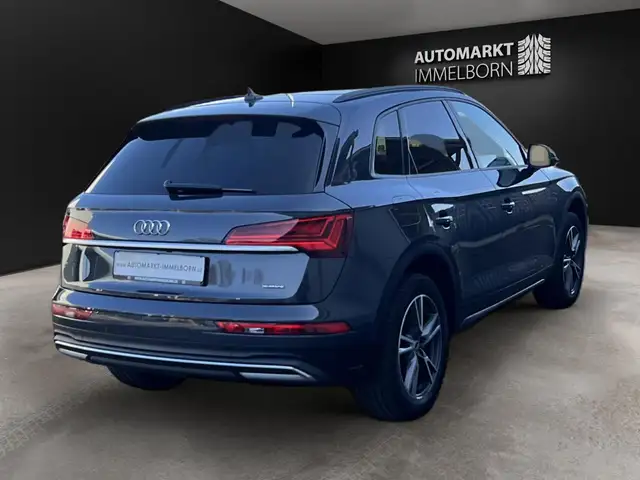 Audi Q5 view 9