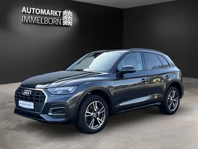 Audi Q5 view 3