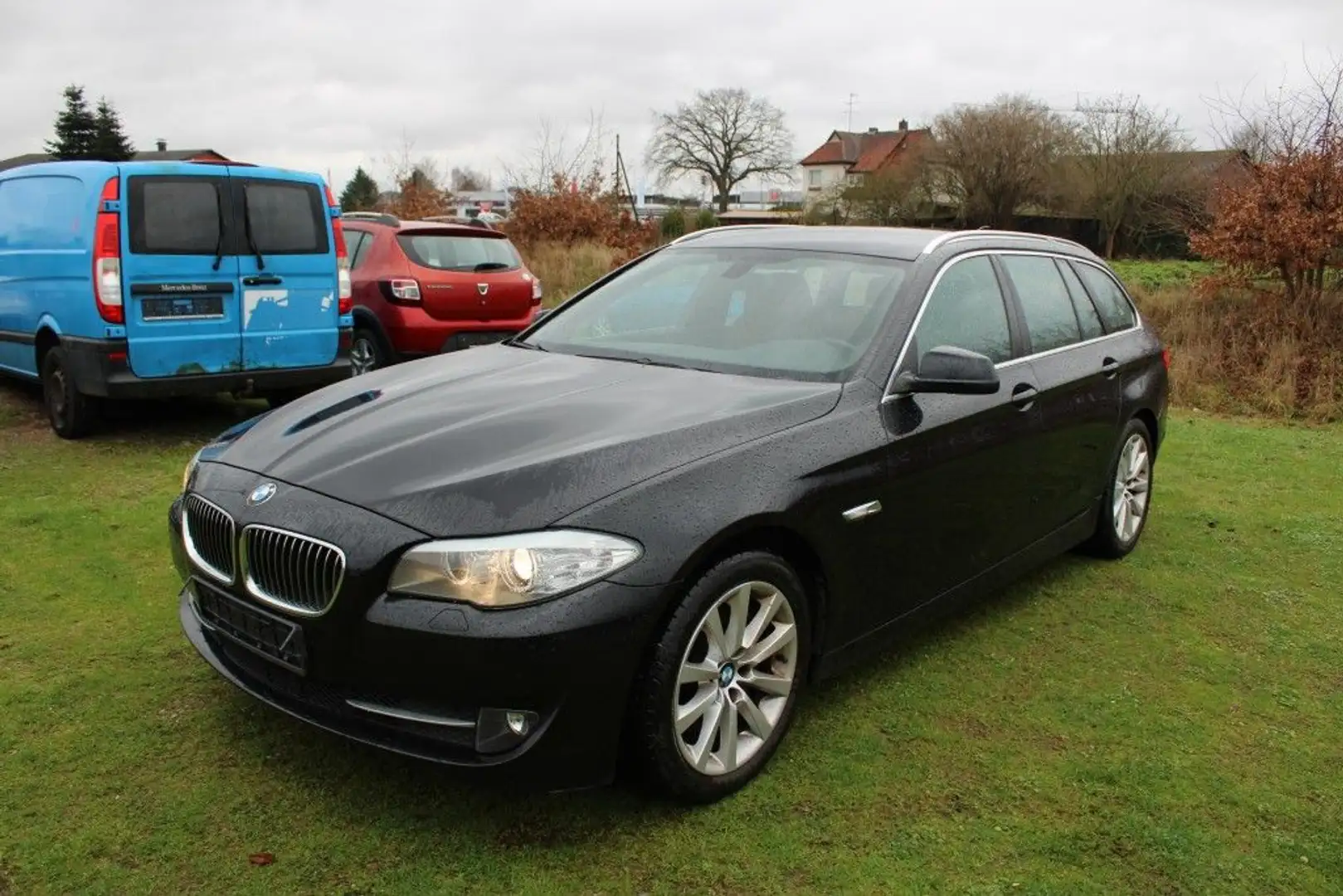 BMW 530 530i Touring Aut. *AHK,Leder,Navi,Sitzhzg,Klimatr* Schwarz - 1