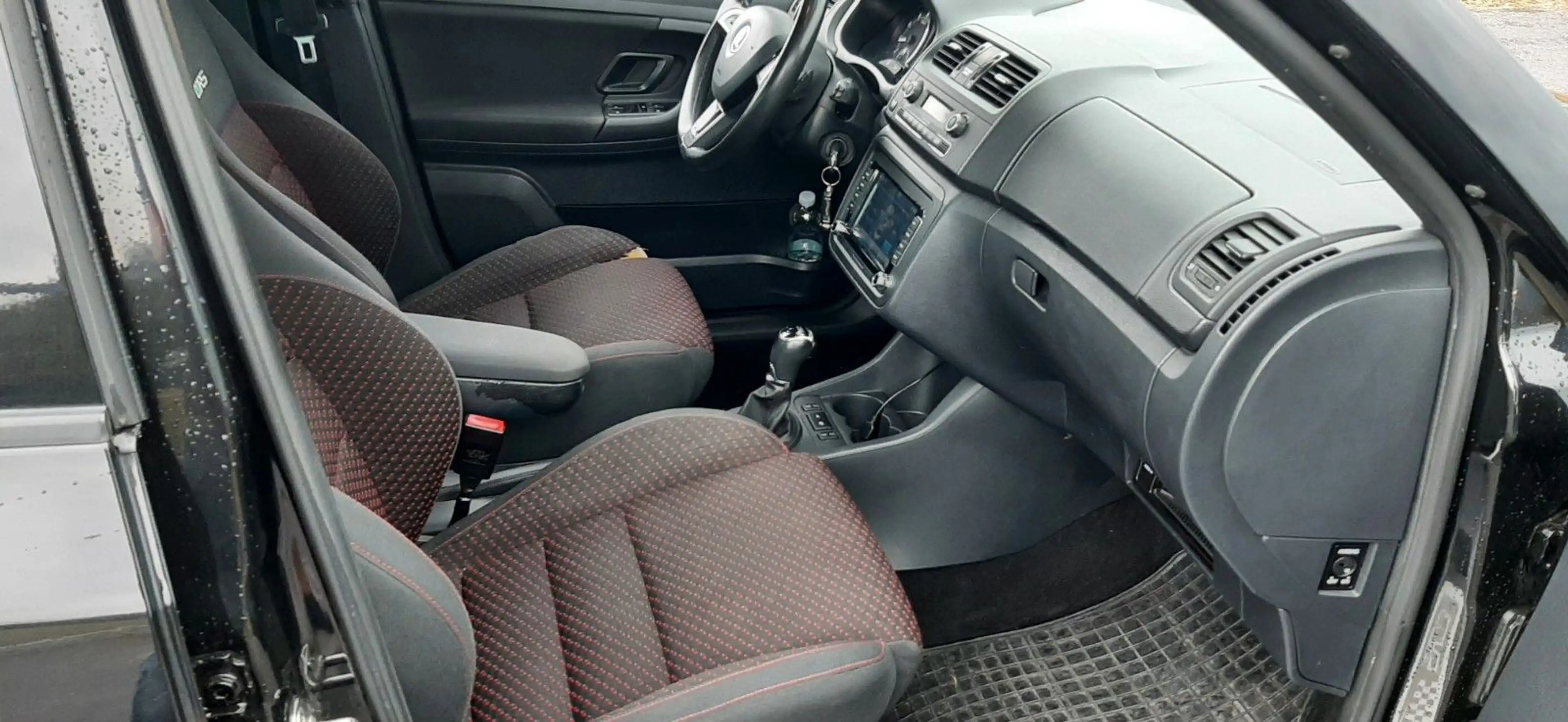 Skoda Fabia RS 1.4l TSI DSG Black Line, Navi, Sitzh. — photo 13