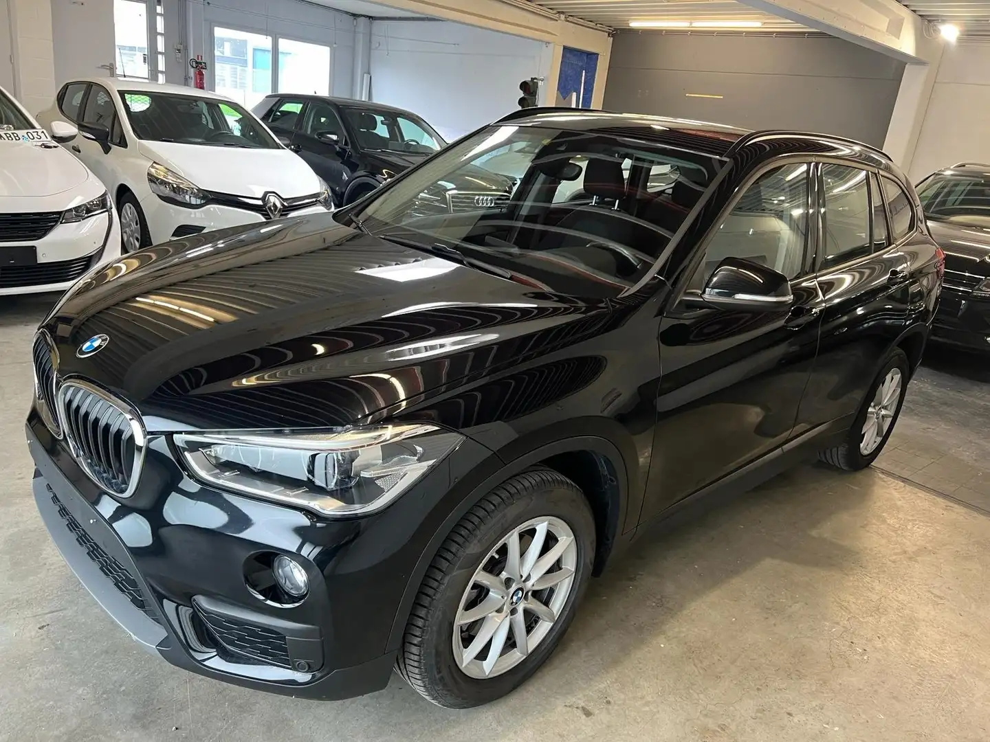 BMW X1 2.0 d xDrive18 Advantage *AUTO* *GPS* CLIMA* Noir - 2