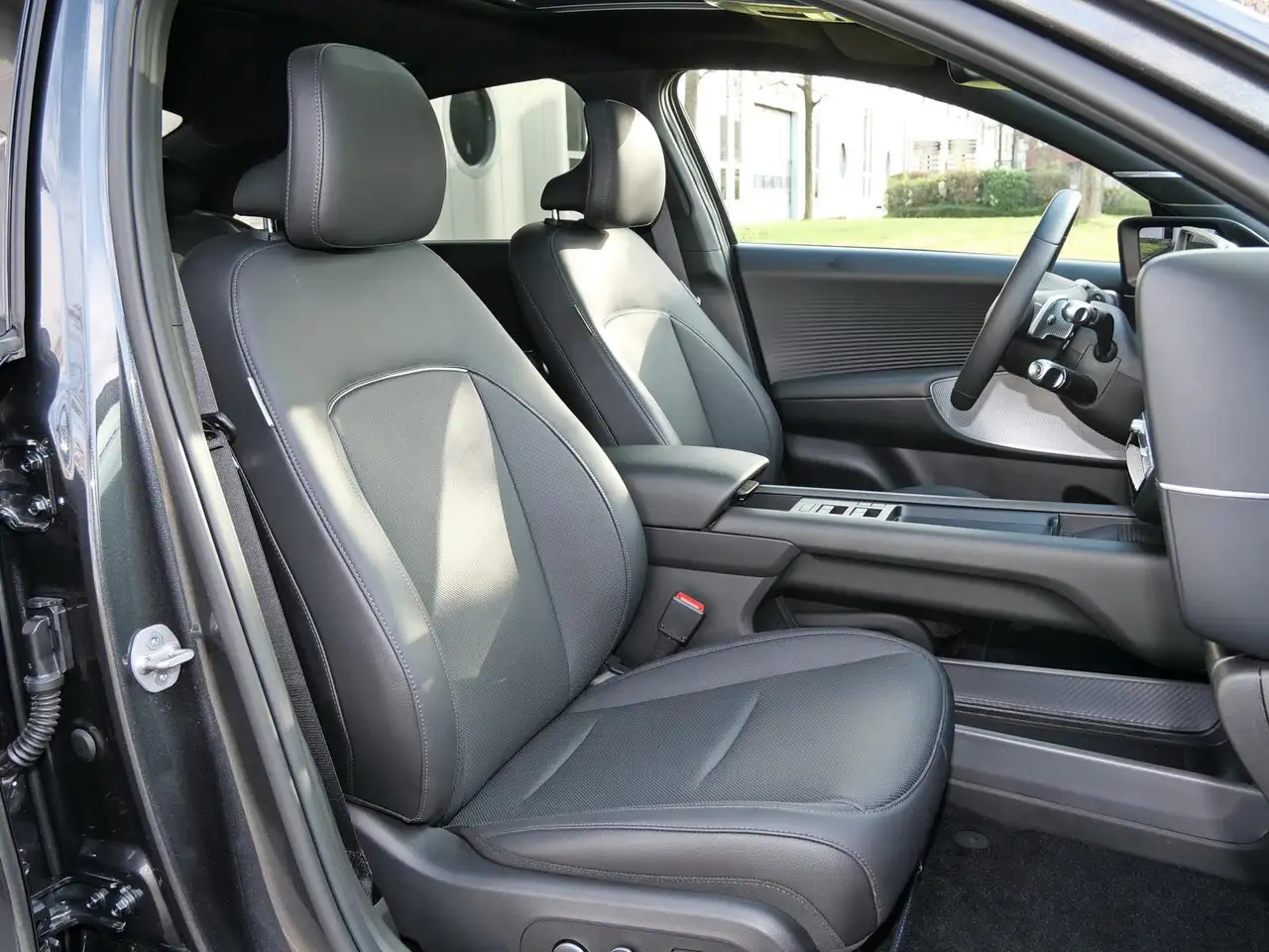 Hyundai IONIQ 6 UNIQ 77,4 kWh Digitale Spiegel 20 Zoll 9