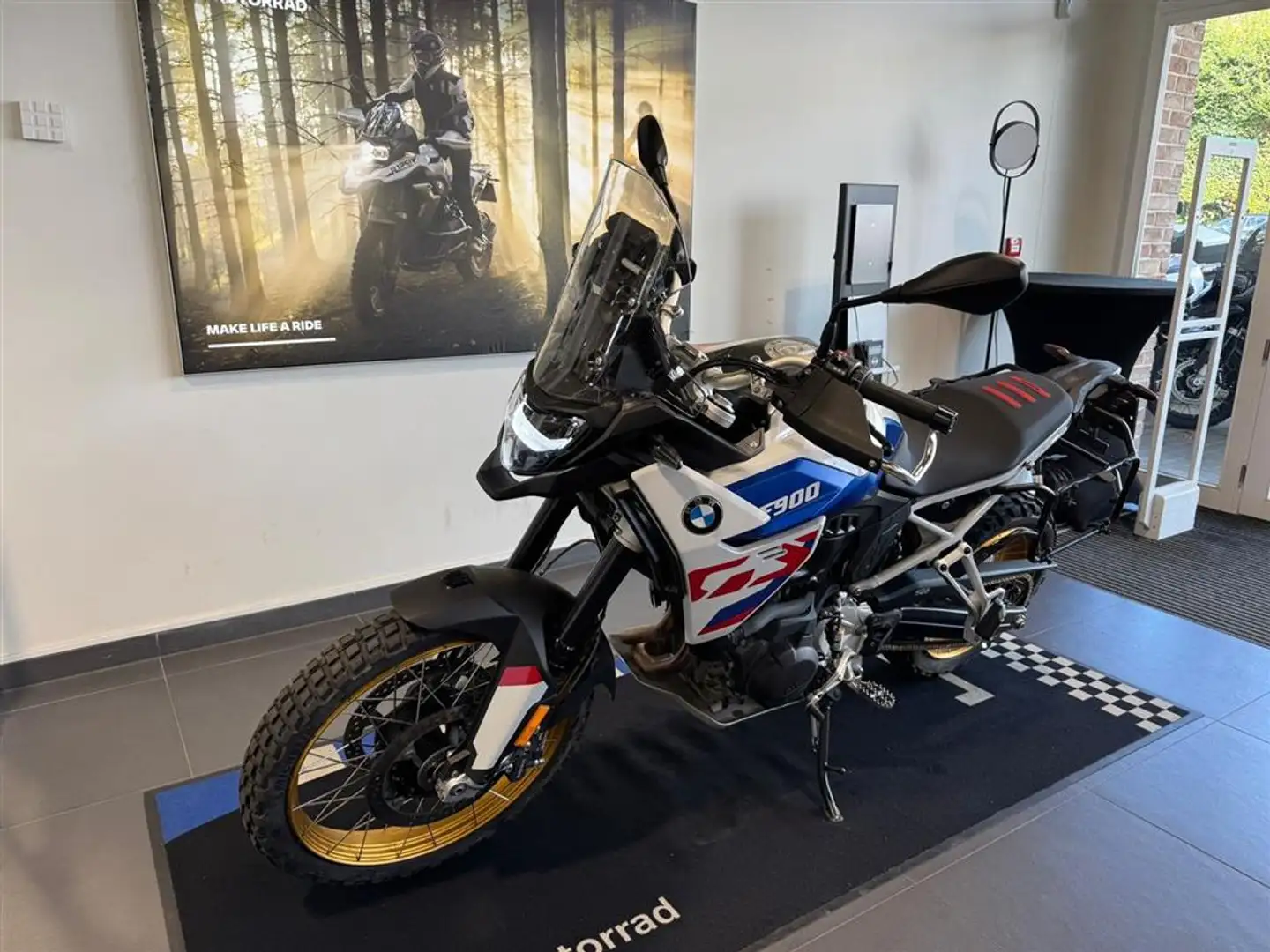 BMW F 900 GS 0 - 2