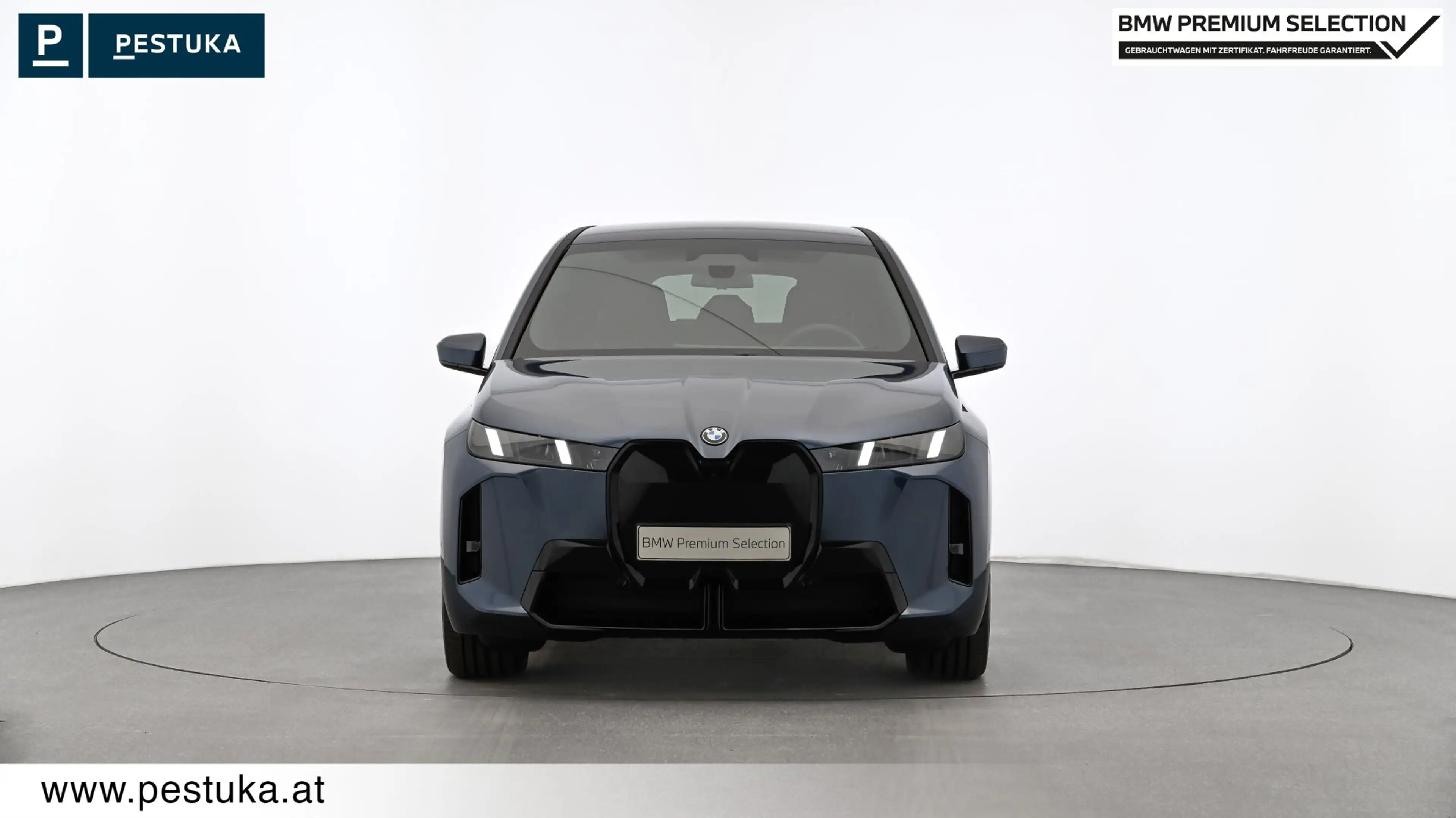 BMW iX xDrive45 — photo 2
