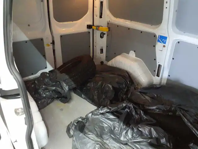 Ford Transit view 13
