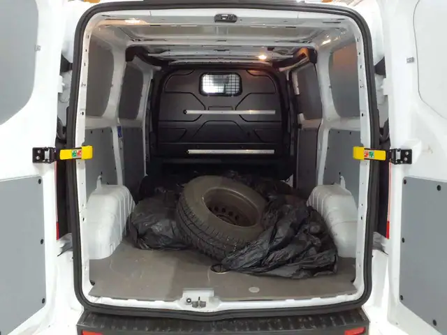 Ford Transit view 14
