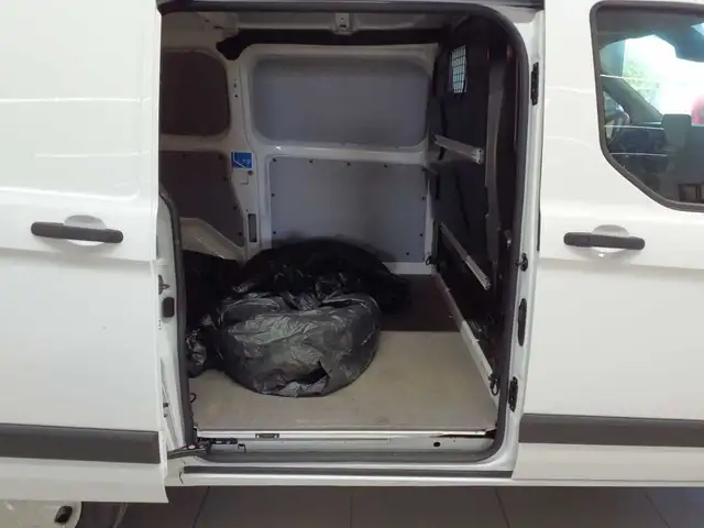 Ford Transit view 12