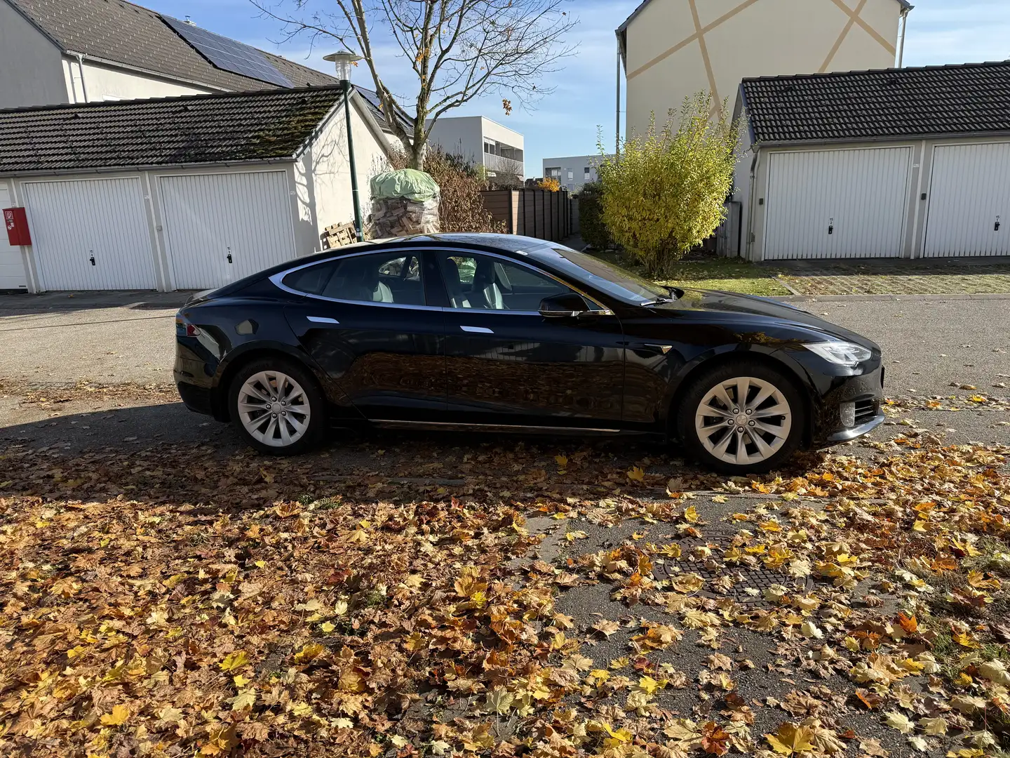 Tesla Model S Model S 75kWh (mit Batterie) Schwarz - 1