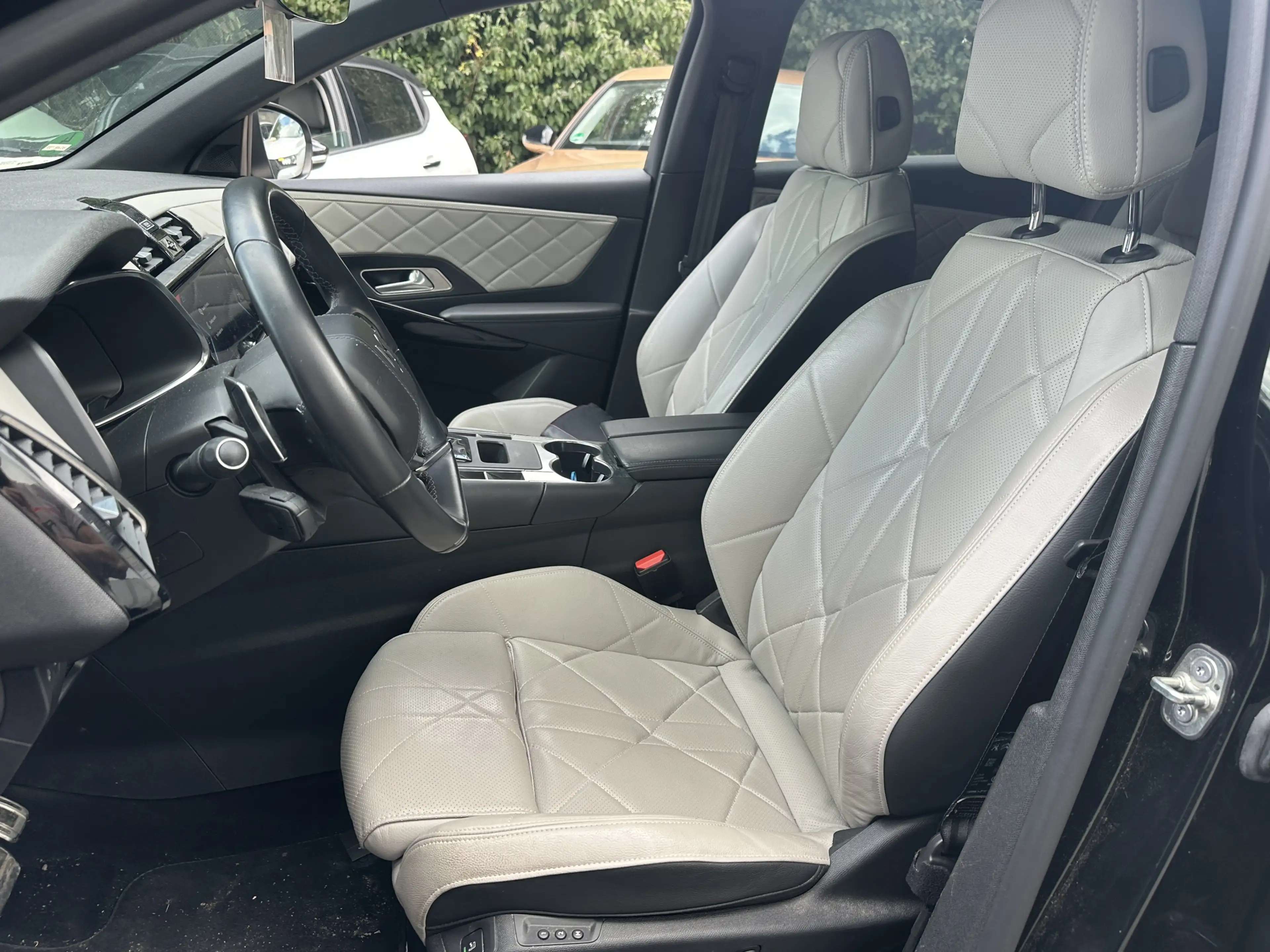 DS Automobiles DS 7 Crossback Plug-In*Rivoli*Pano*ACC*Massage*SHZ+BLÜ*CAM*LM — photo 5