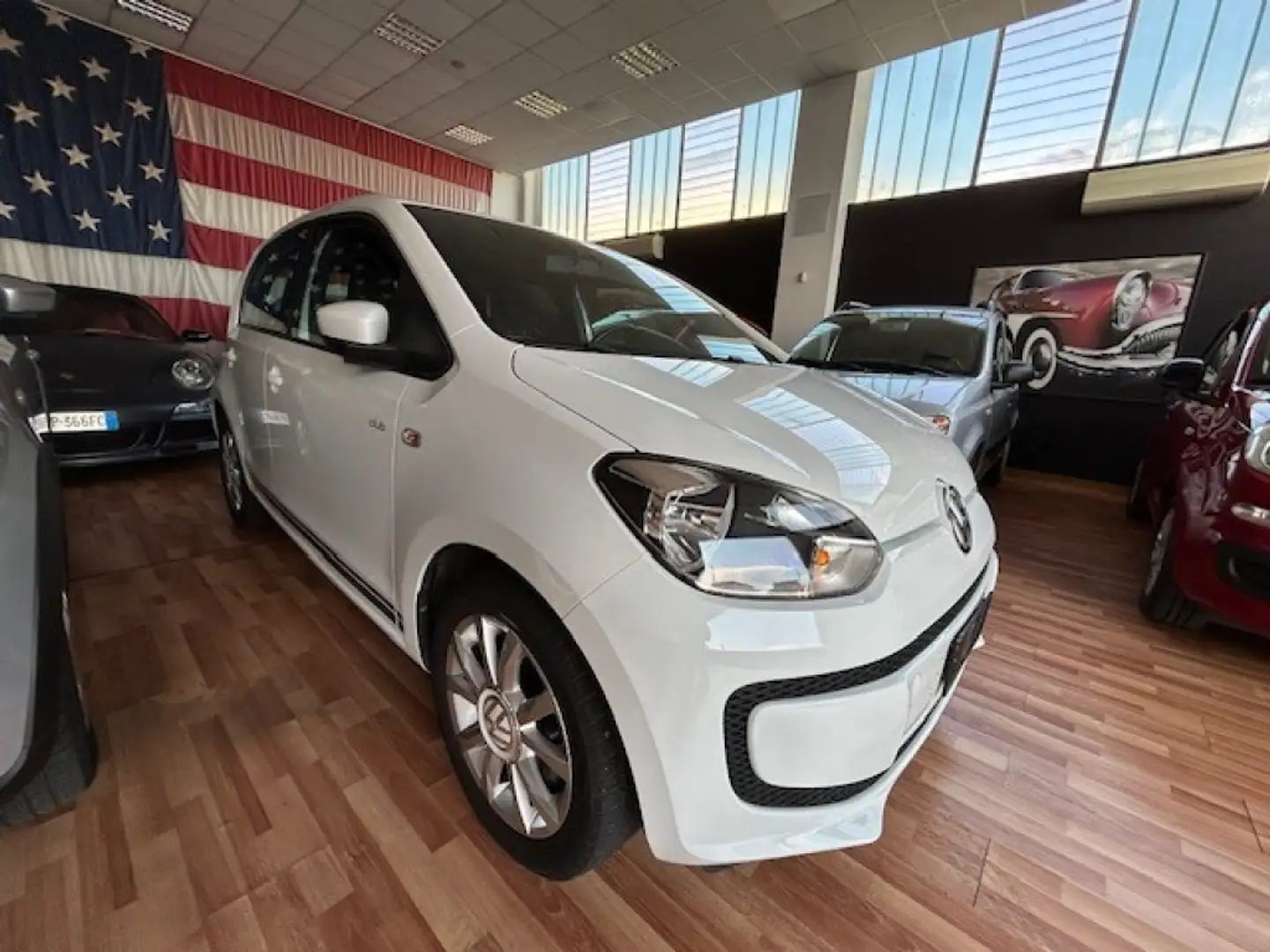 Volkswagen up! Volkswagen up! 1.0 Club up! BlueMotion Tech Blanc - 2