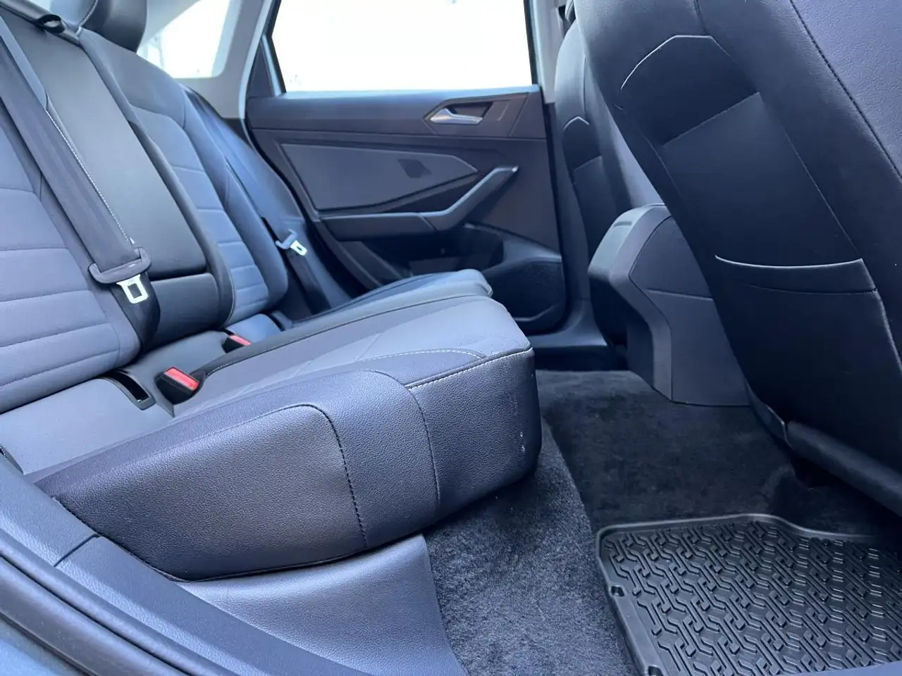 Volkswagen Jetta снимка Volkswagen Jetta