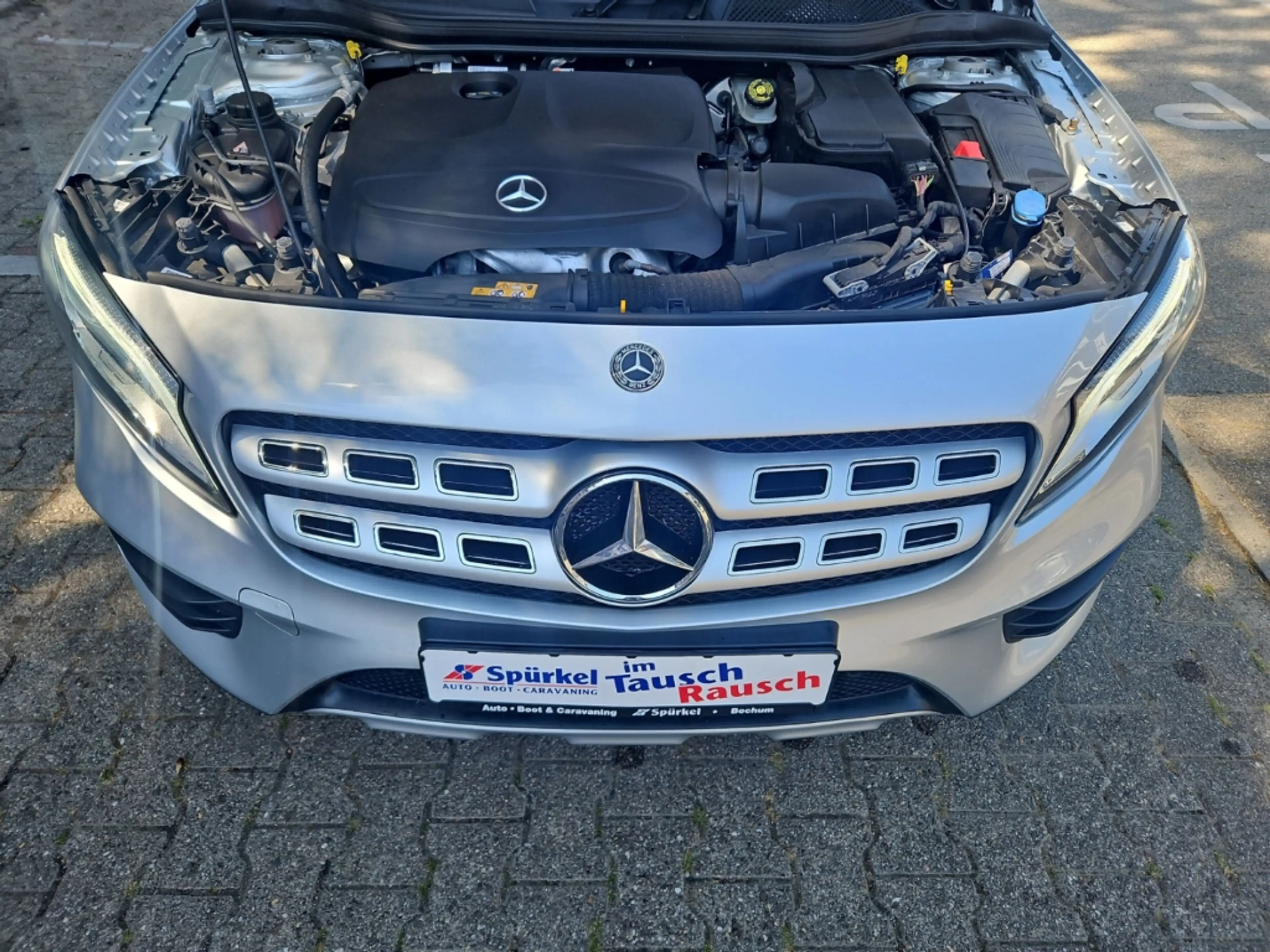 Mercedes-Benz GLA 200 Automatik, Sitzheizung, Navigation, PDC — photo 15