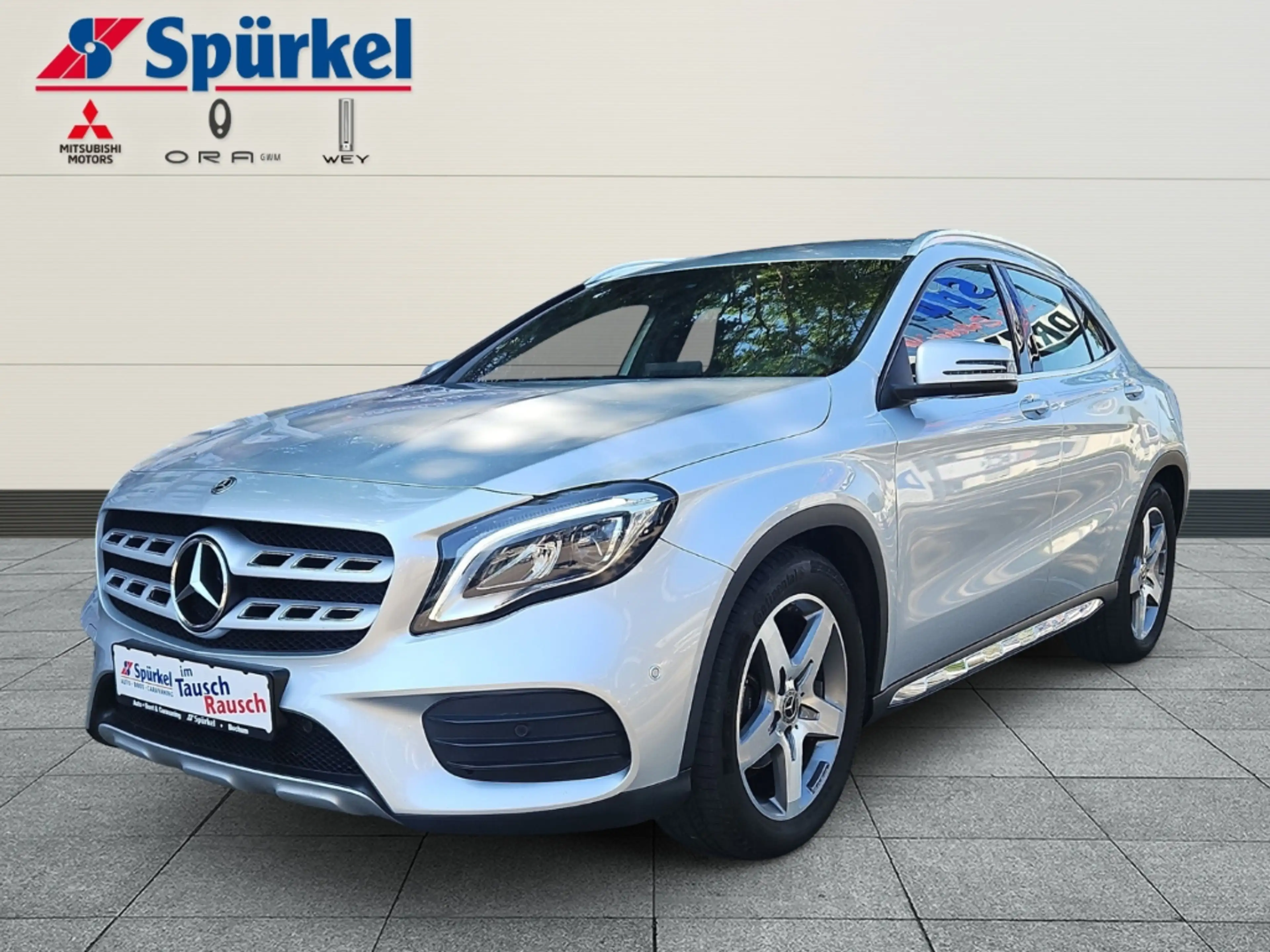 Mercedes-Benz GLA 200 Automatik, Sitzheizung, Navigation, PDC