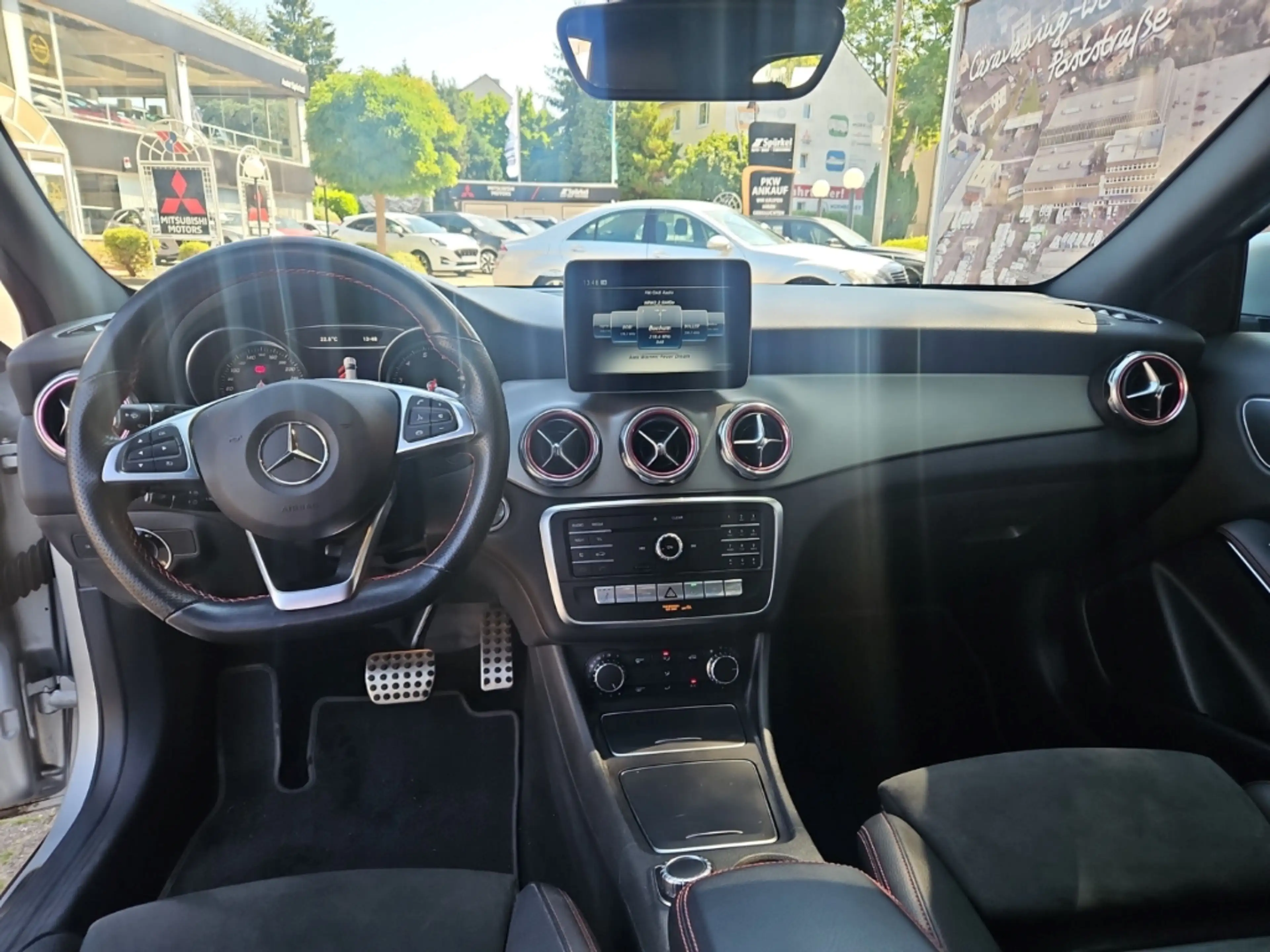 Mercedes-Benz GLA 200 Automatik, Sitzheizung, Navigation, PDC — photo 10