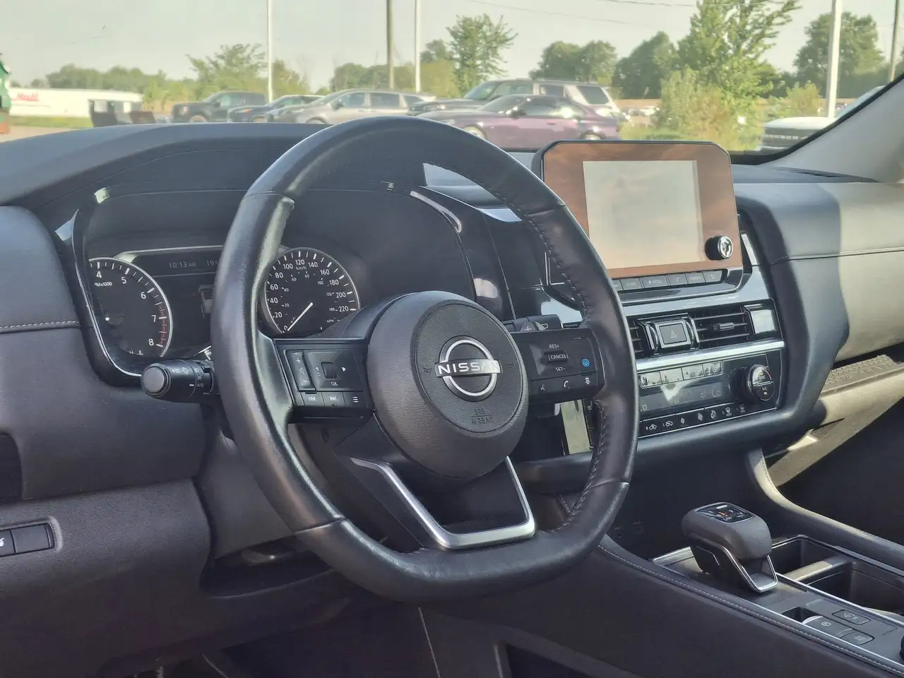 Nissan Pathfinder снимка Nissan Pathfinder