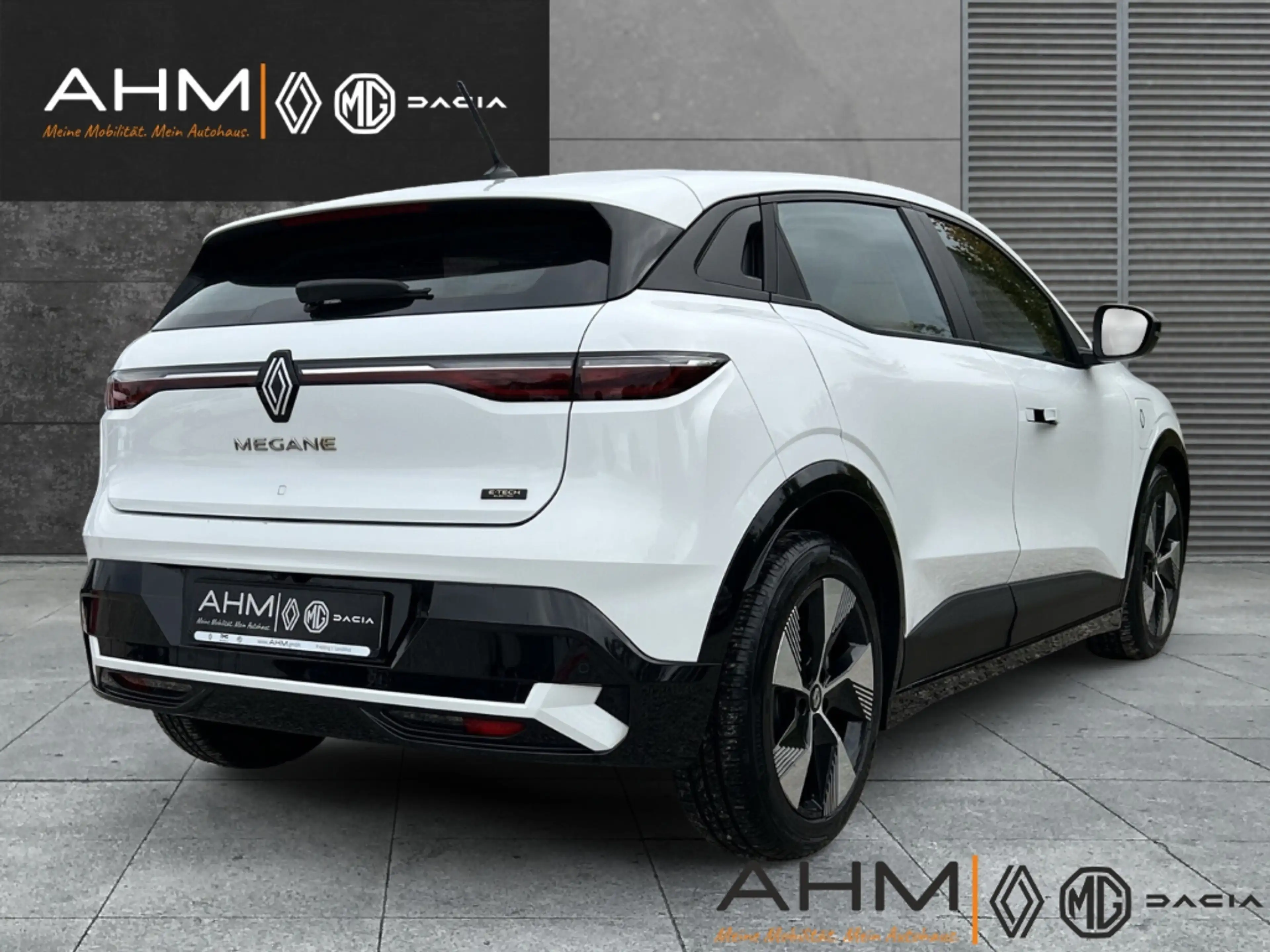 Renault Megane E-Tech Electric Equilibre — photo 2