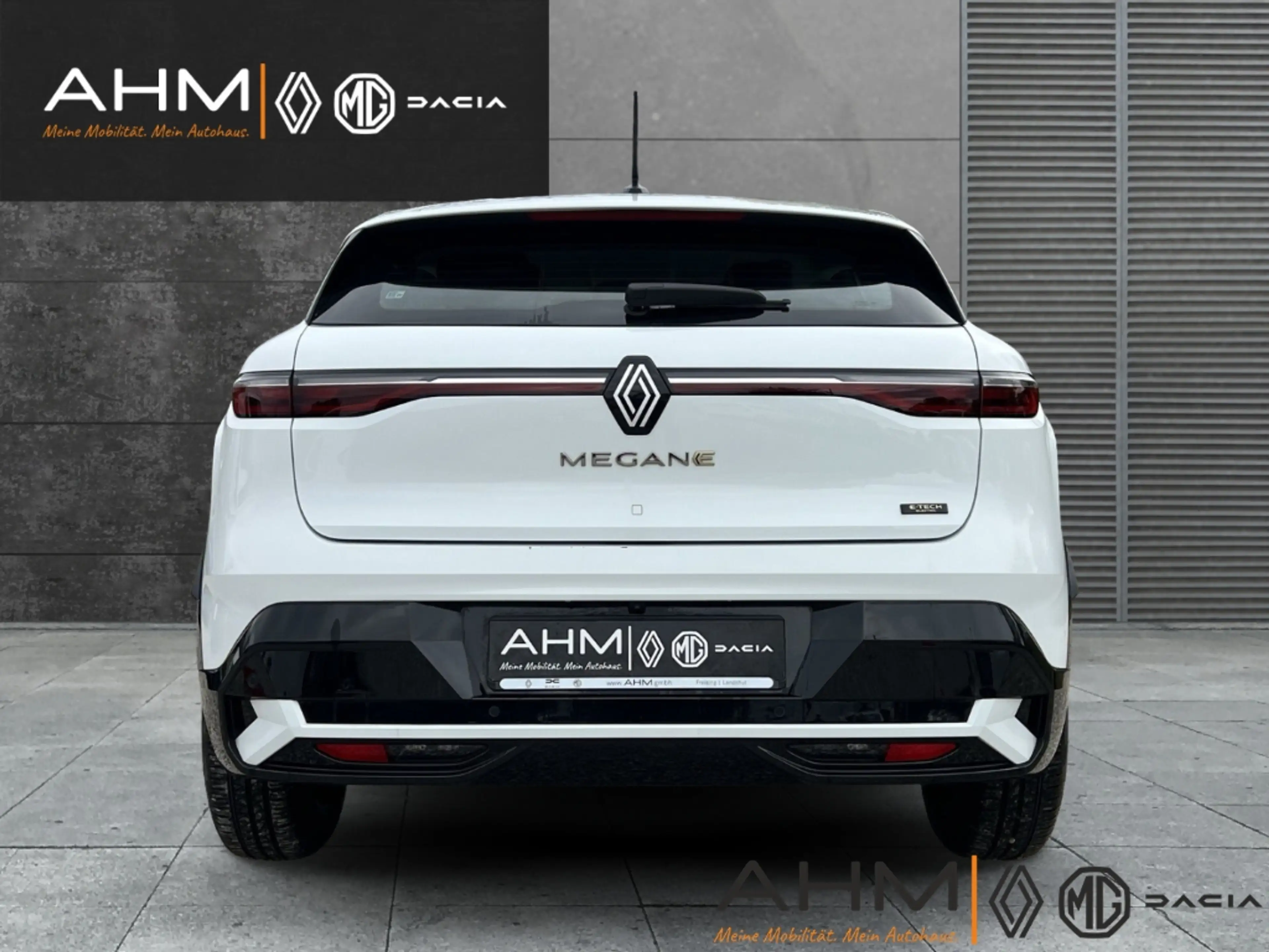 Renault Megane E-Tech Electric Equilibre — photo 4