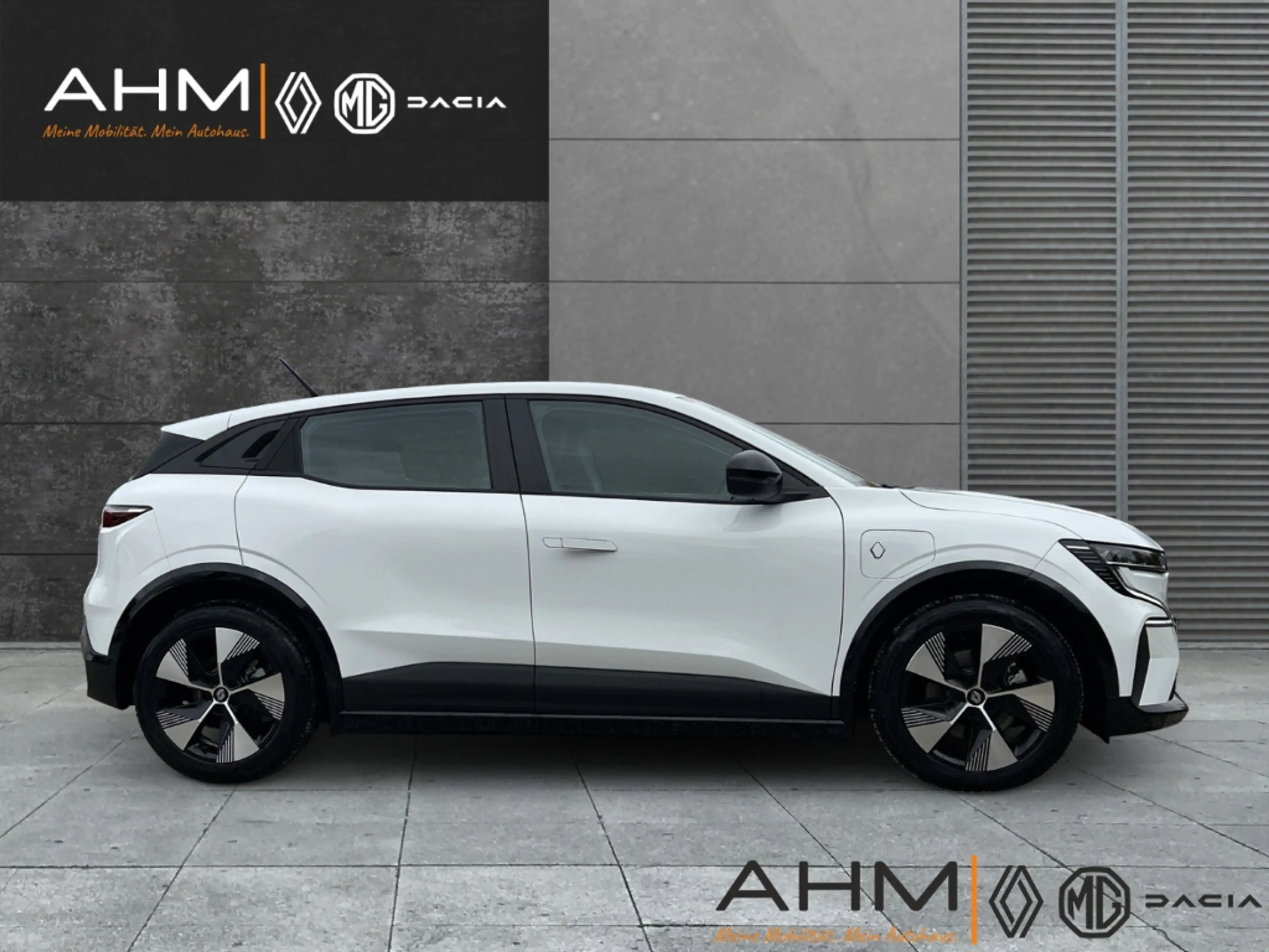 Renault Megane E-Tech Electric Equilibre — photo 6