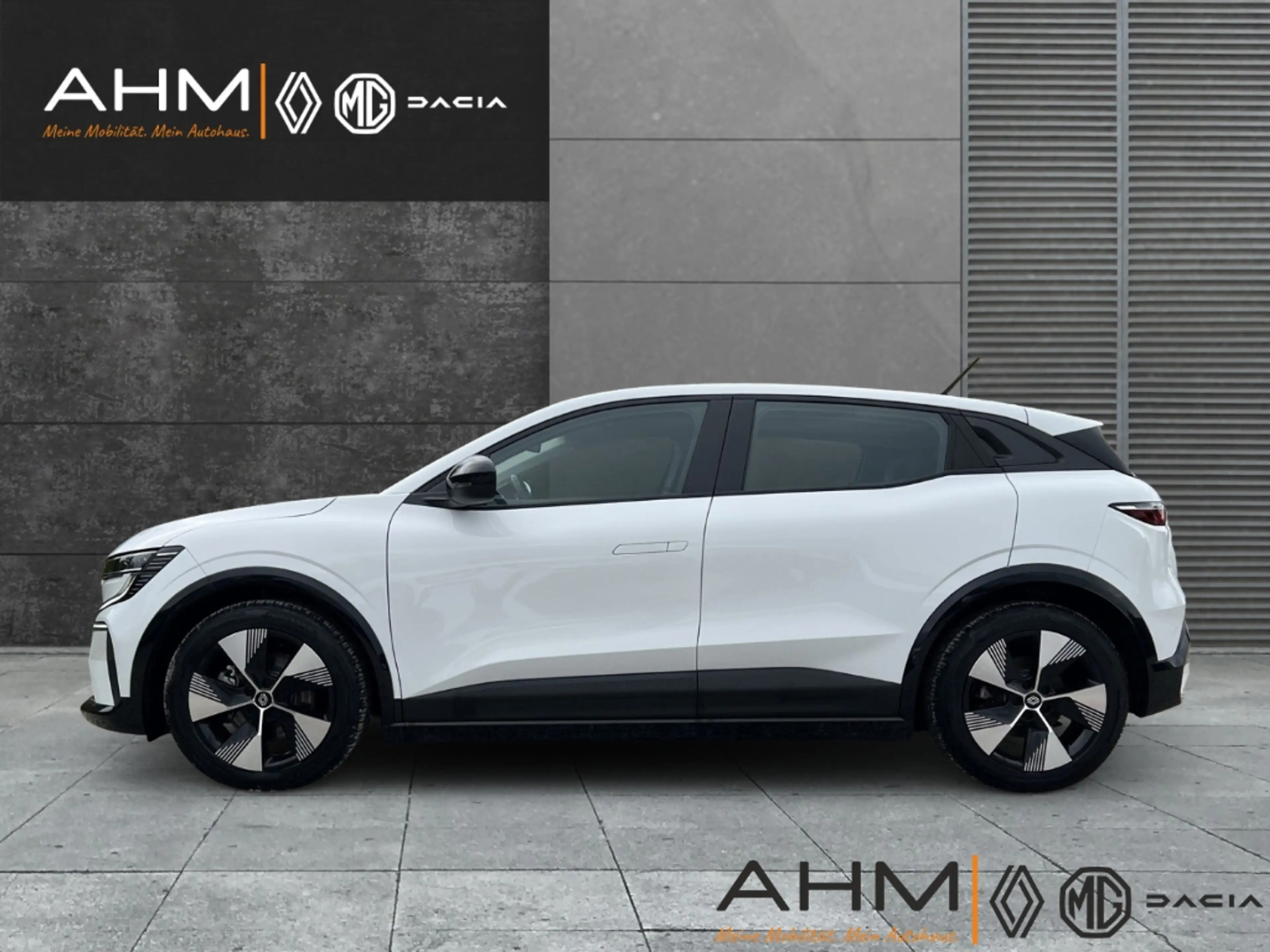 Renault Megane E-Tech Electric Equilibre — photo 5