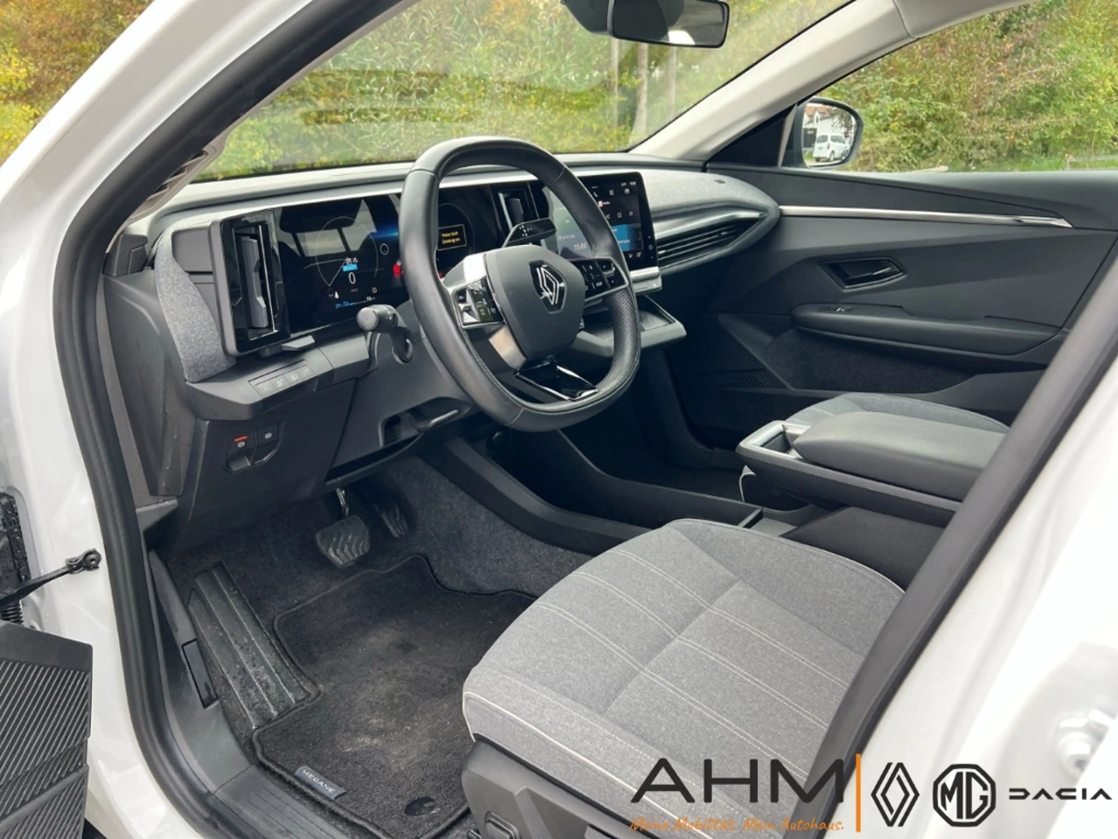 Renault Megane E-Tech Electric Equilibre — photo 10
