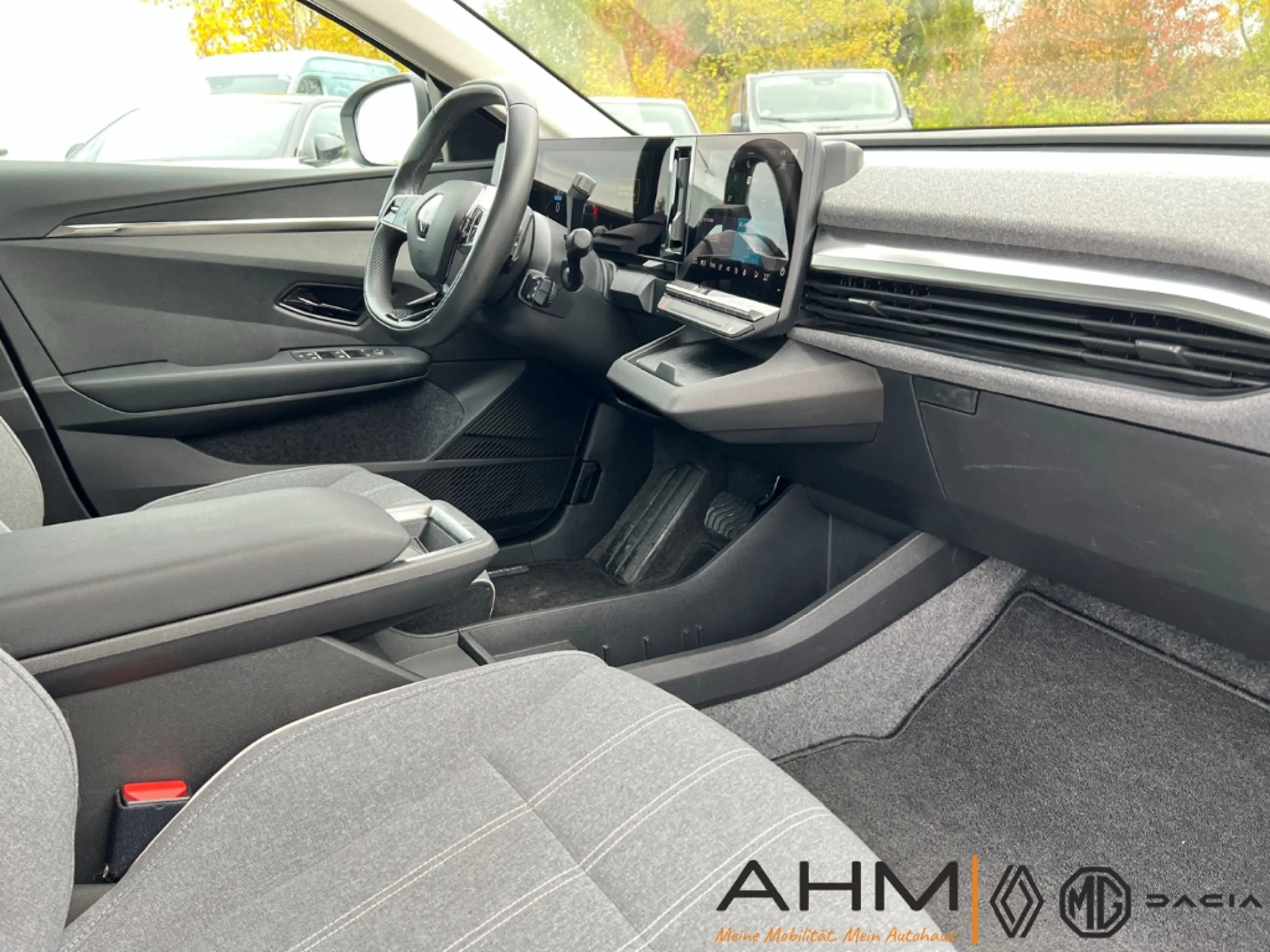 Renault Megane E-Tech Electric Equilibre — photo 14