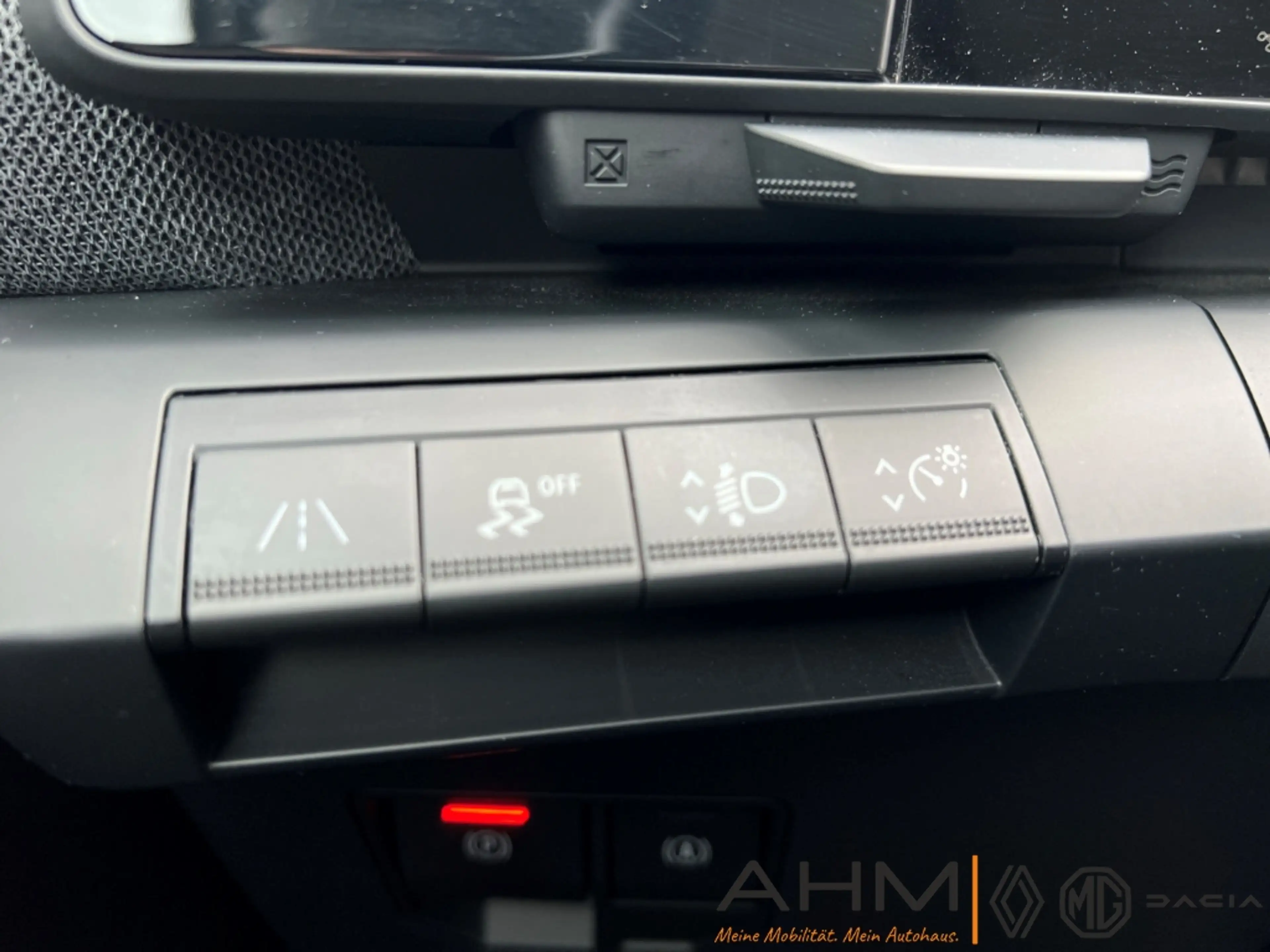 Renault Megane E-Tech Electric Equilibre — photo 22