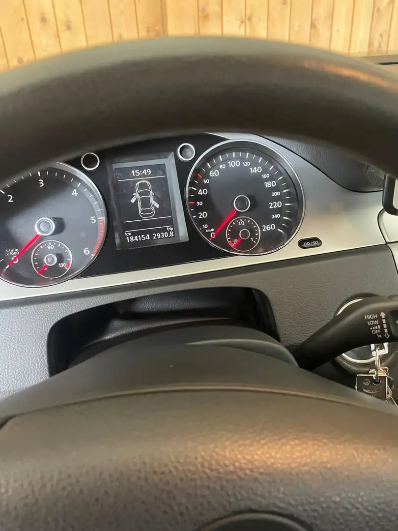 Volkswagen Passat 2.0 TDI DPF DSG Trendline - 1