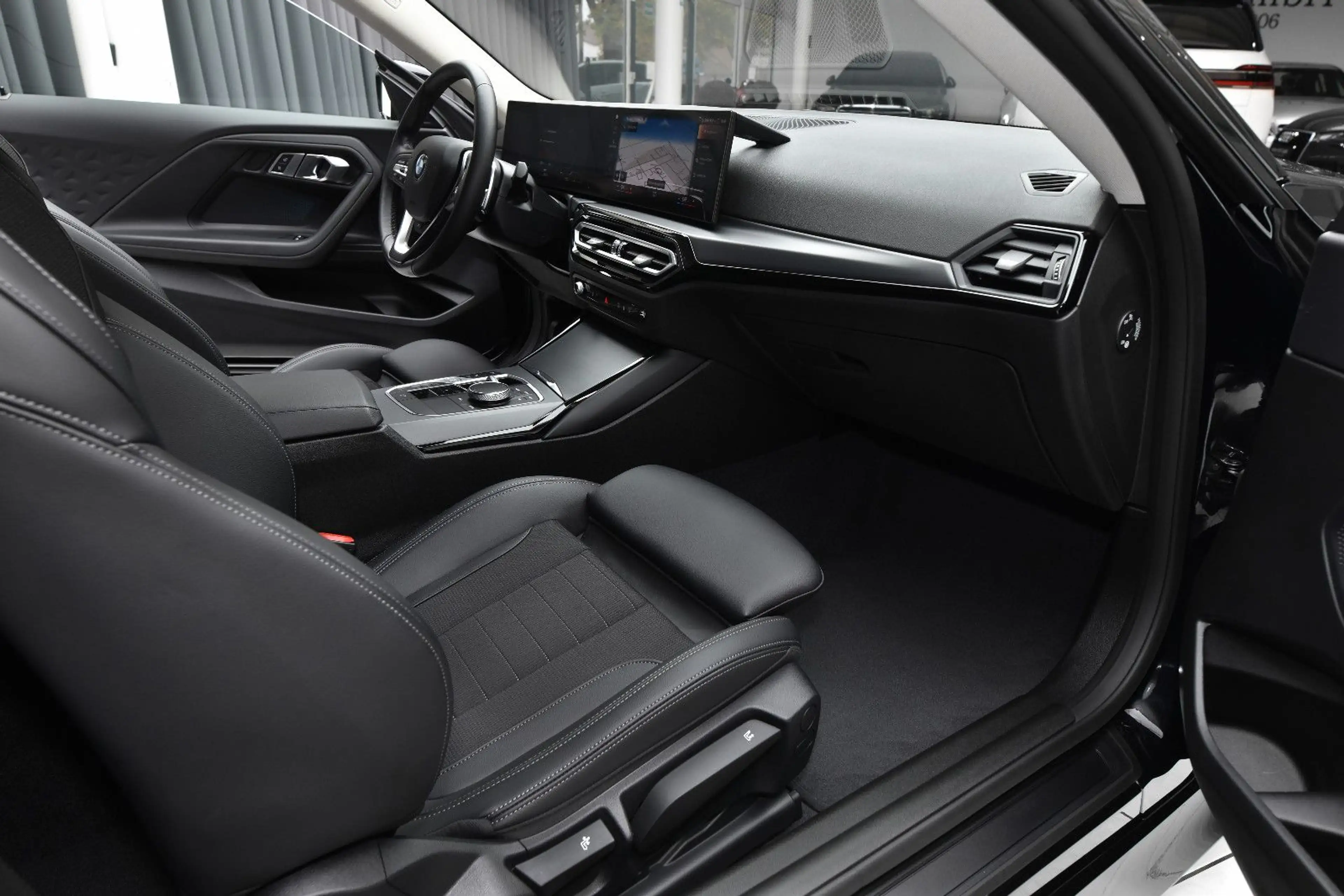 BMW 220 i Coupe *1 Hand* Curved Display* Ambiente* — photo 6
