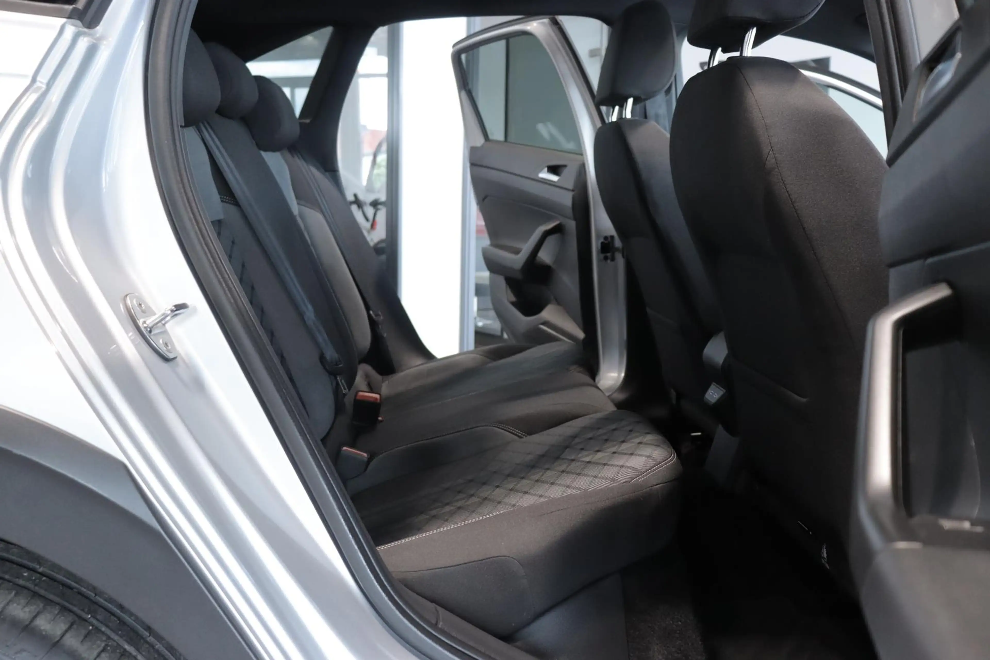 Volkswagen Taigo 1.0 TSI R-Line *PANO*ACC*SOFORT VERFÜGBAR* — photo 11