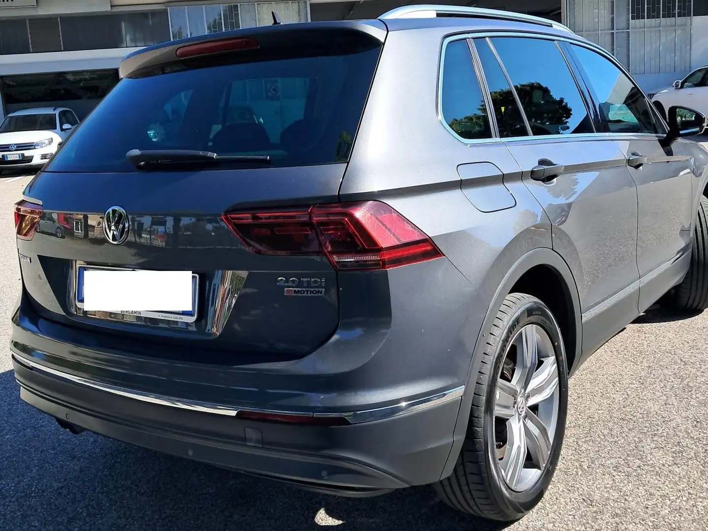 Volkswagen Tiguan Tiguan II 2016 2.0 tdi Ex. 4motion 150cv GANCIOdsg Grigio - 2