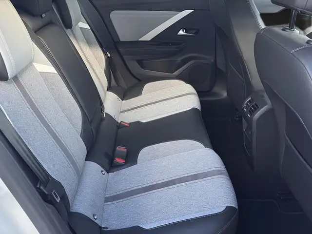 Opel Astra view 29